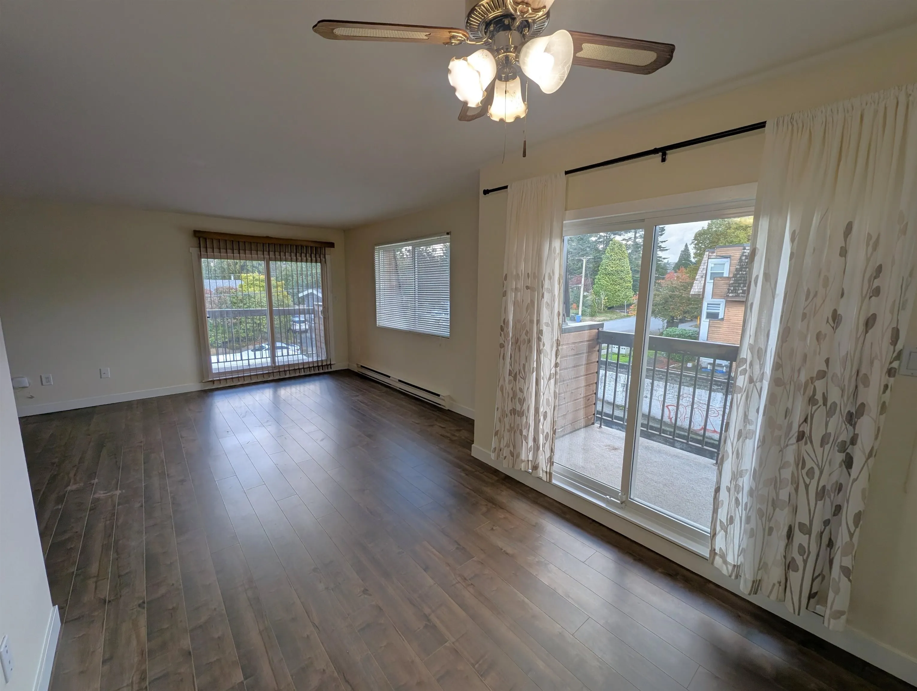 303 33850 Fern Street