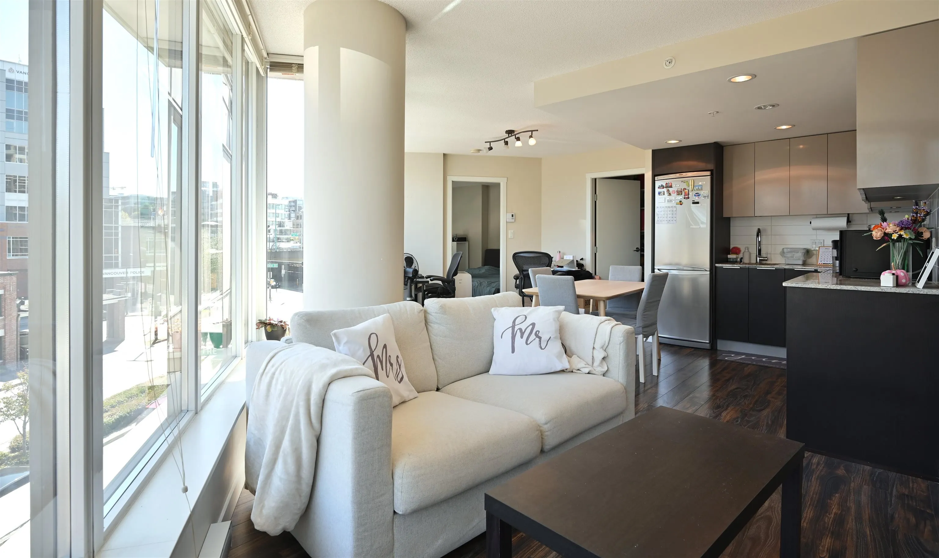 410 445 W 2nd Avenue