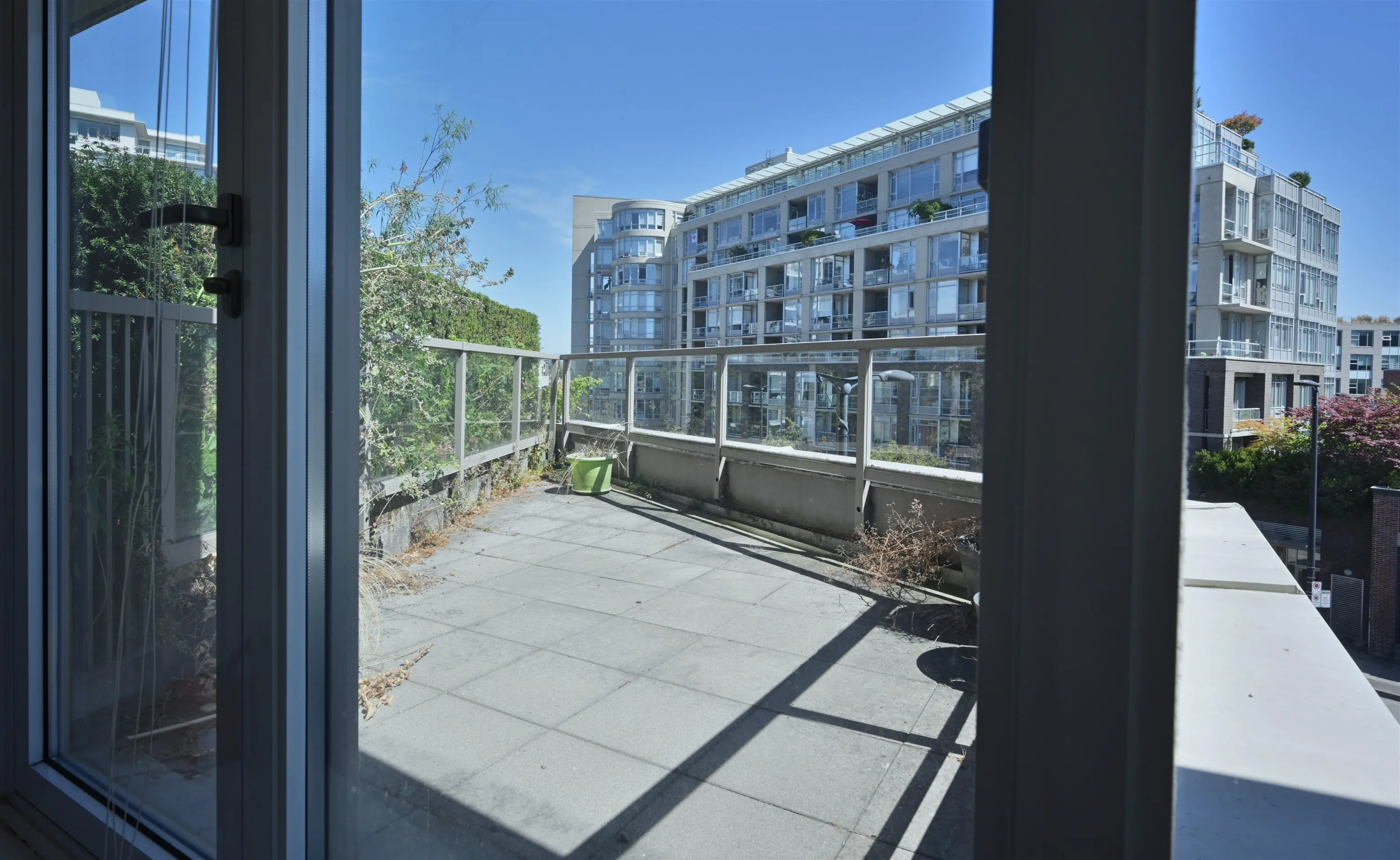 410 445 W 2nd Avenue