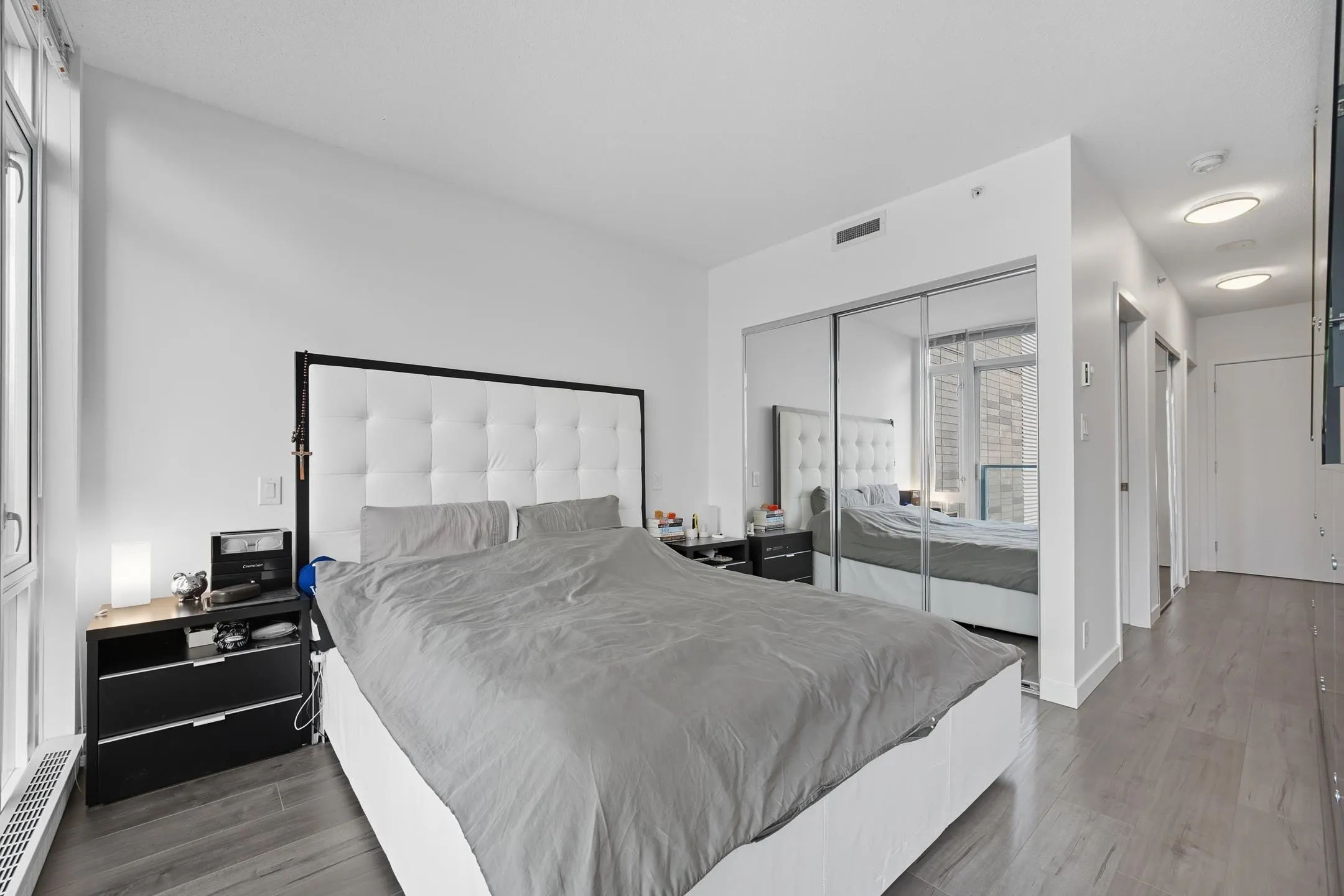 209 522 W 8th Avenue