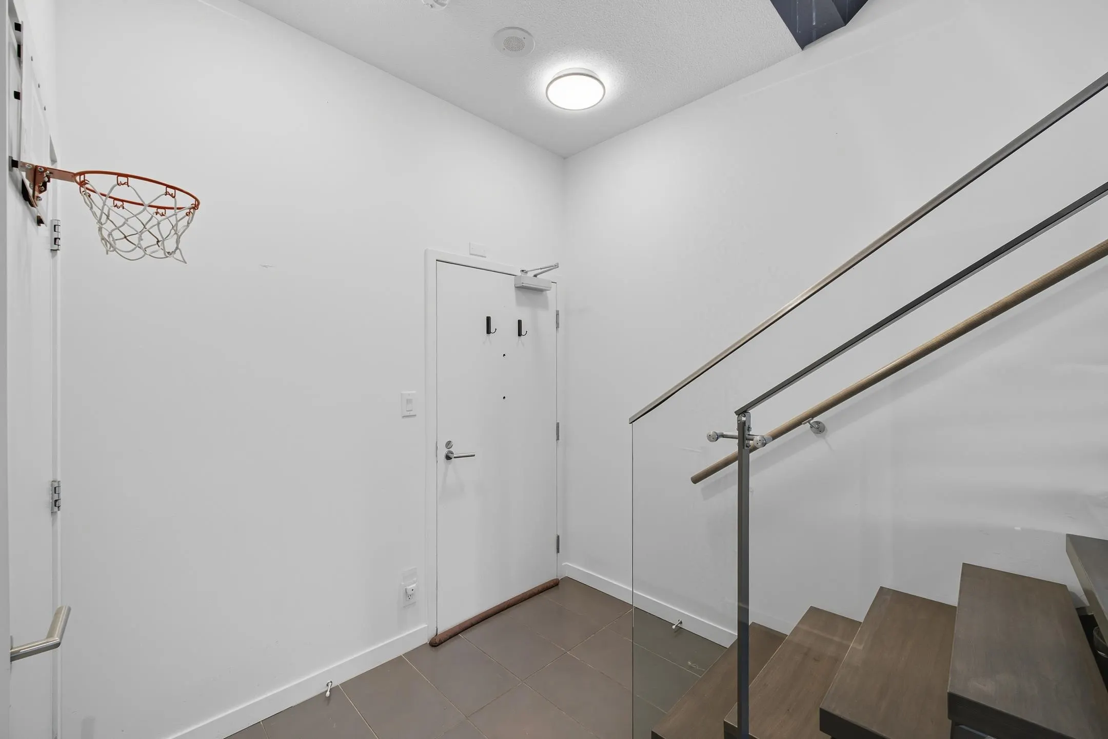 209 522 W 8th Avenue