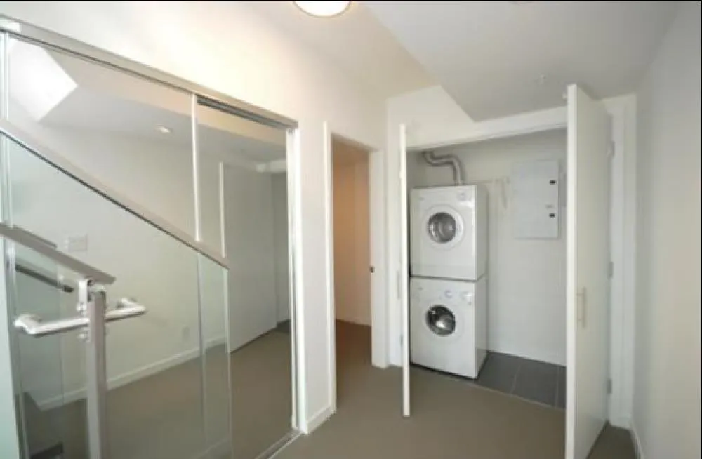 209 522 W 8th Avenue