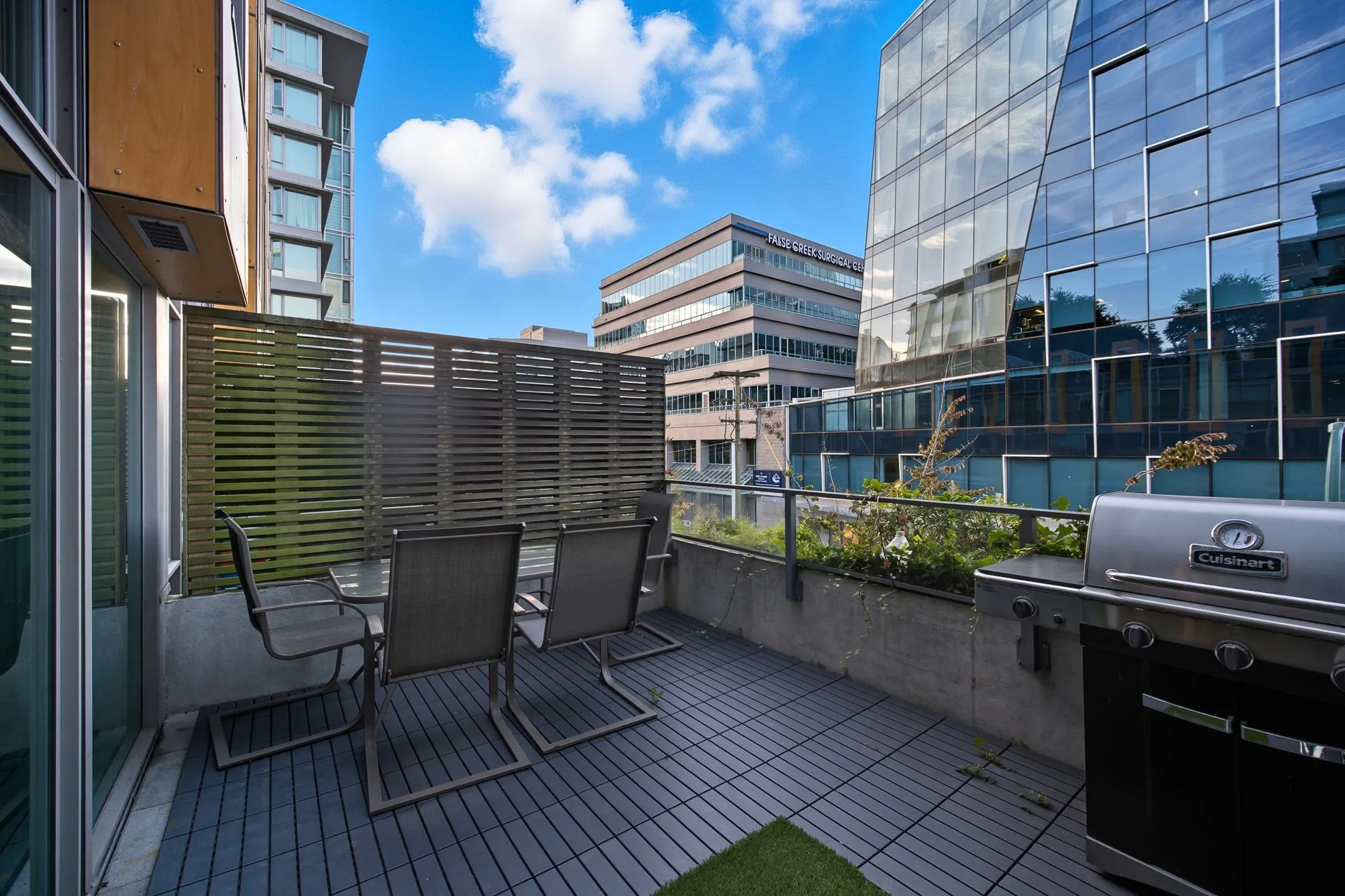 209 522 W 8th Avenue