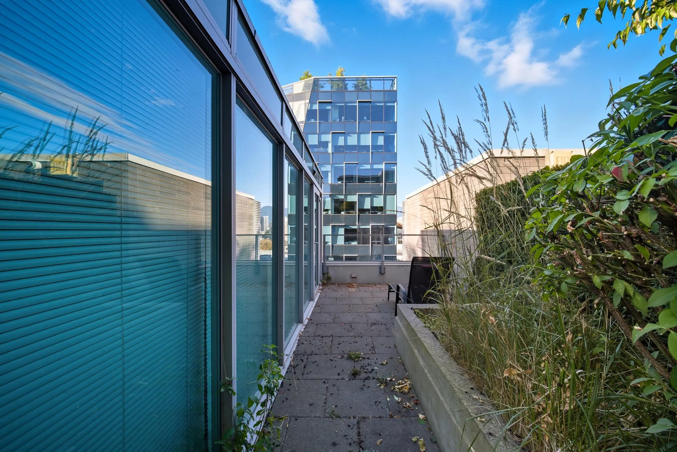 209 522 W 8th Avenue