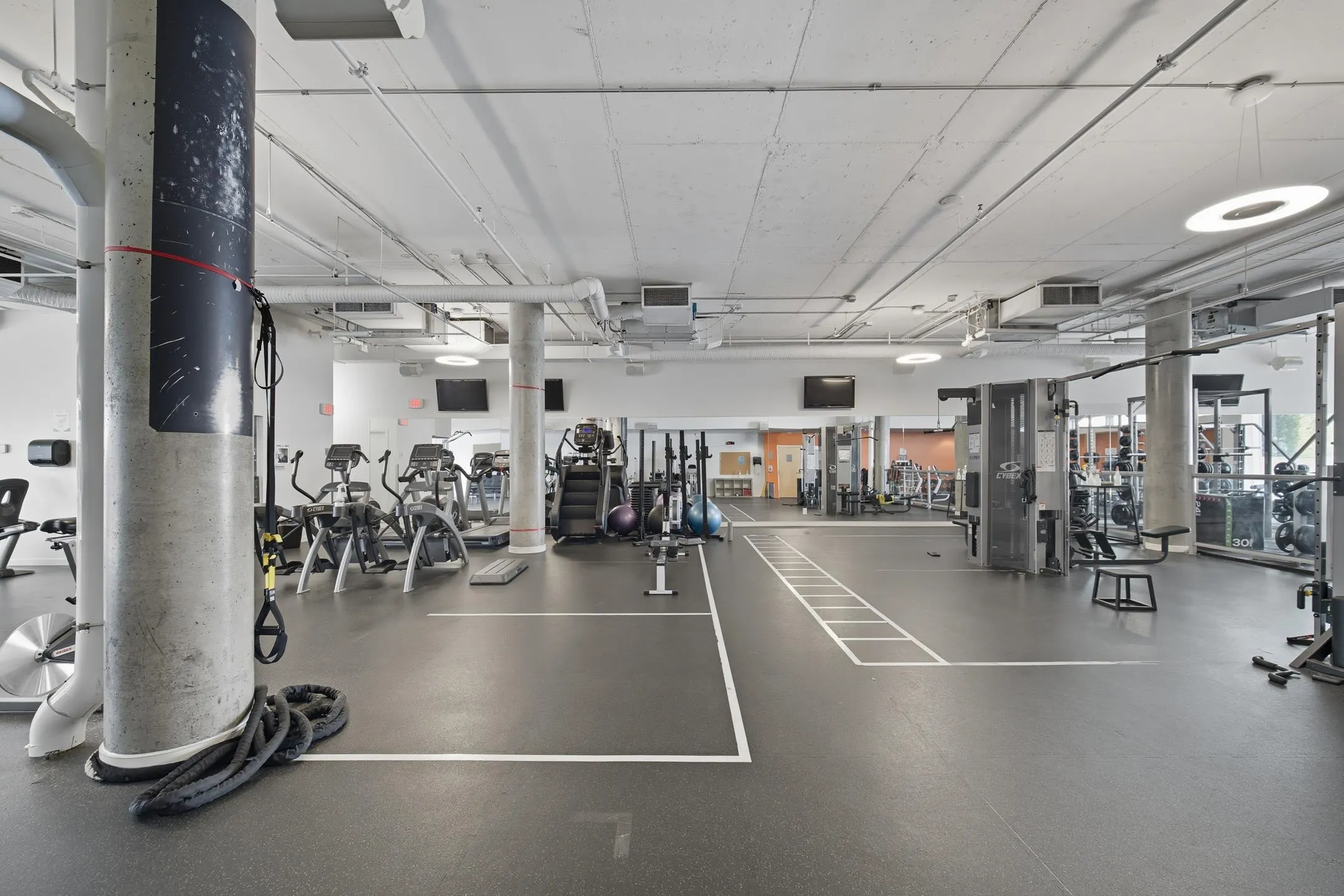 209 522 W 8th Avenue