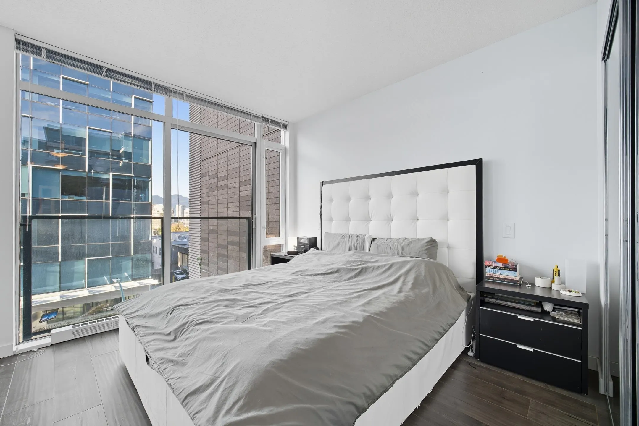 209 522 W 8th Avenue