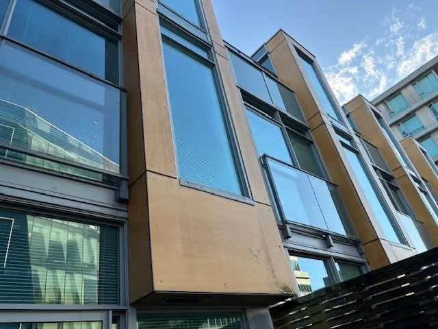 209 522 W 8th Avenue