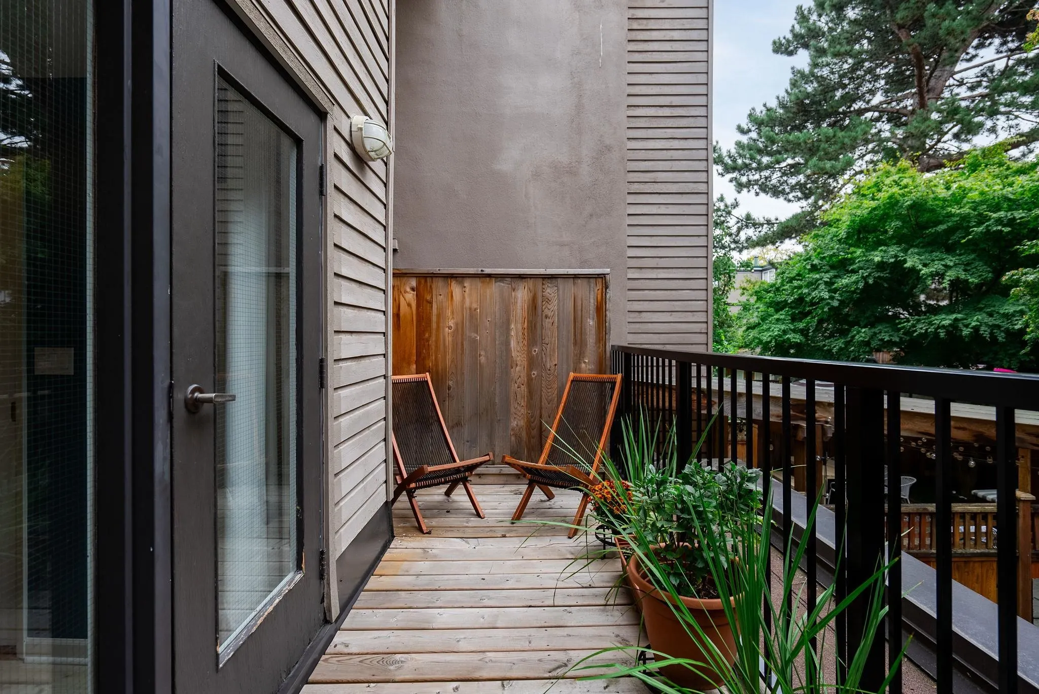 105 1922 W 7th Avenue