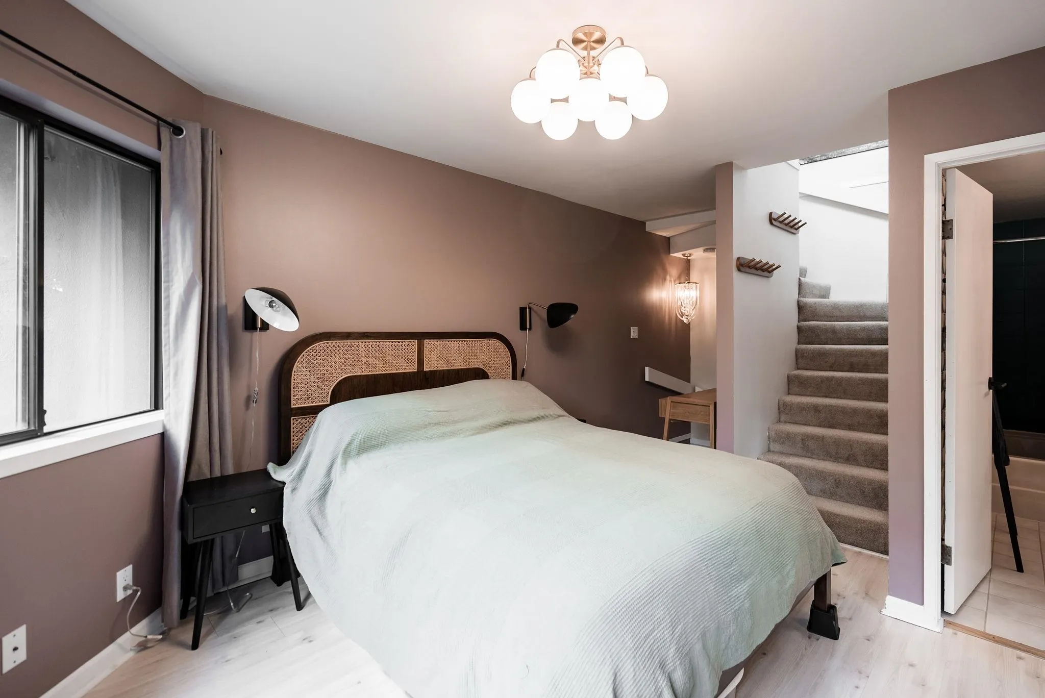 105 1922 W 7th Avenue