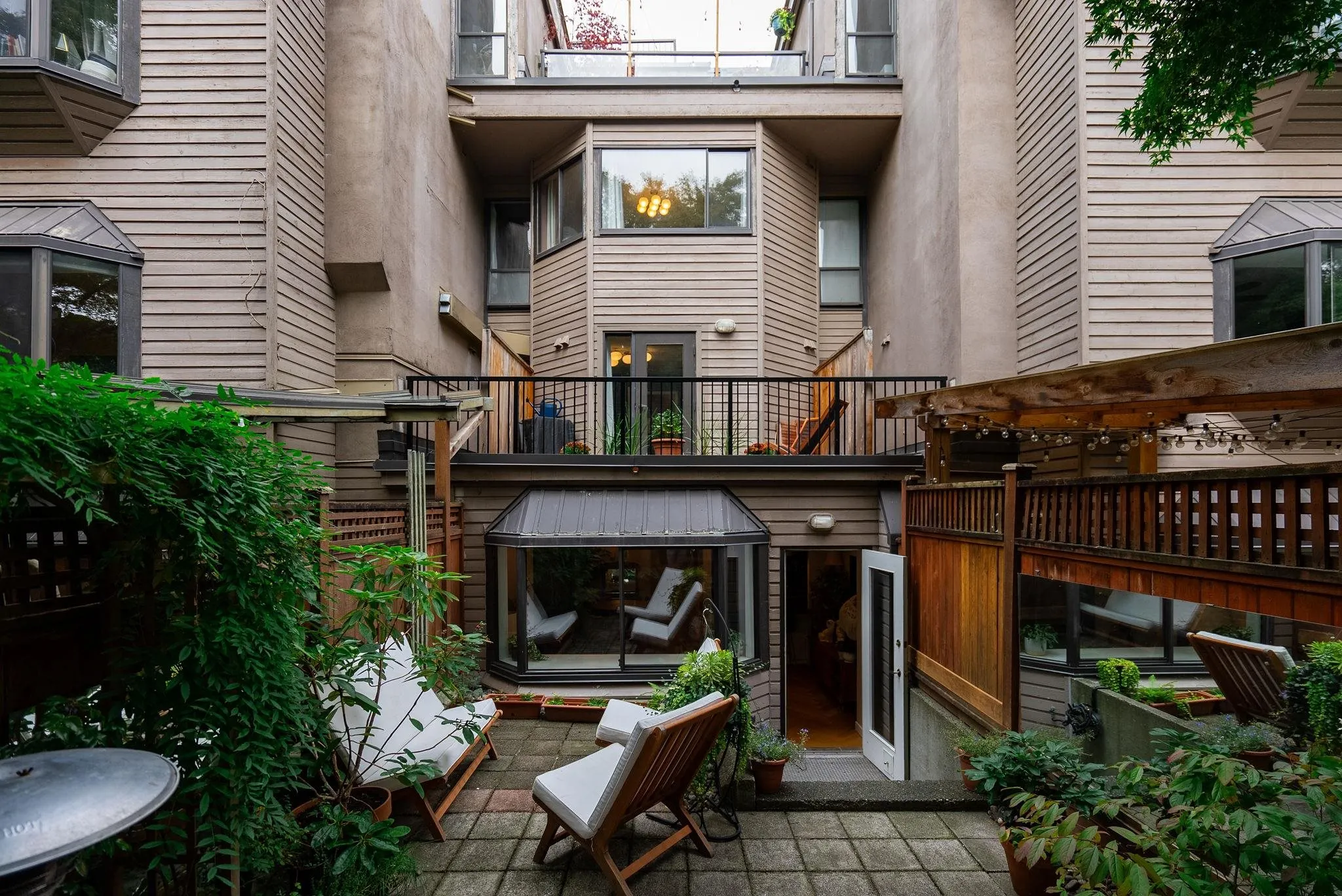 105 1922 W 7th Avenue