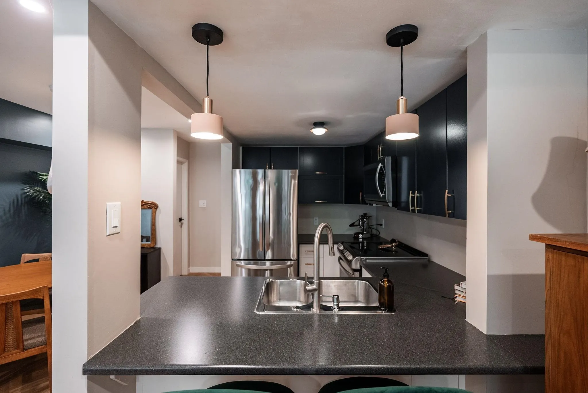 105 1922 W 7th Avenue