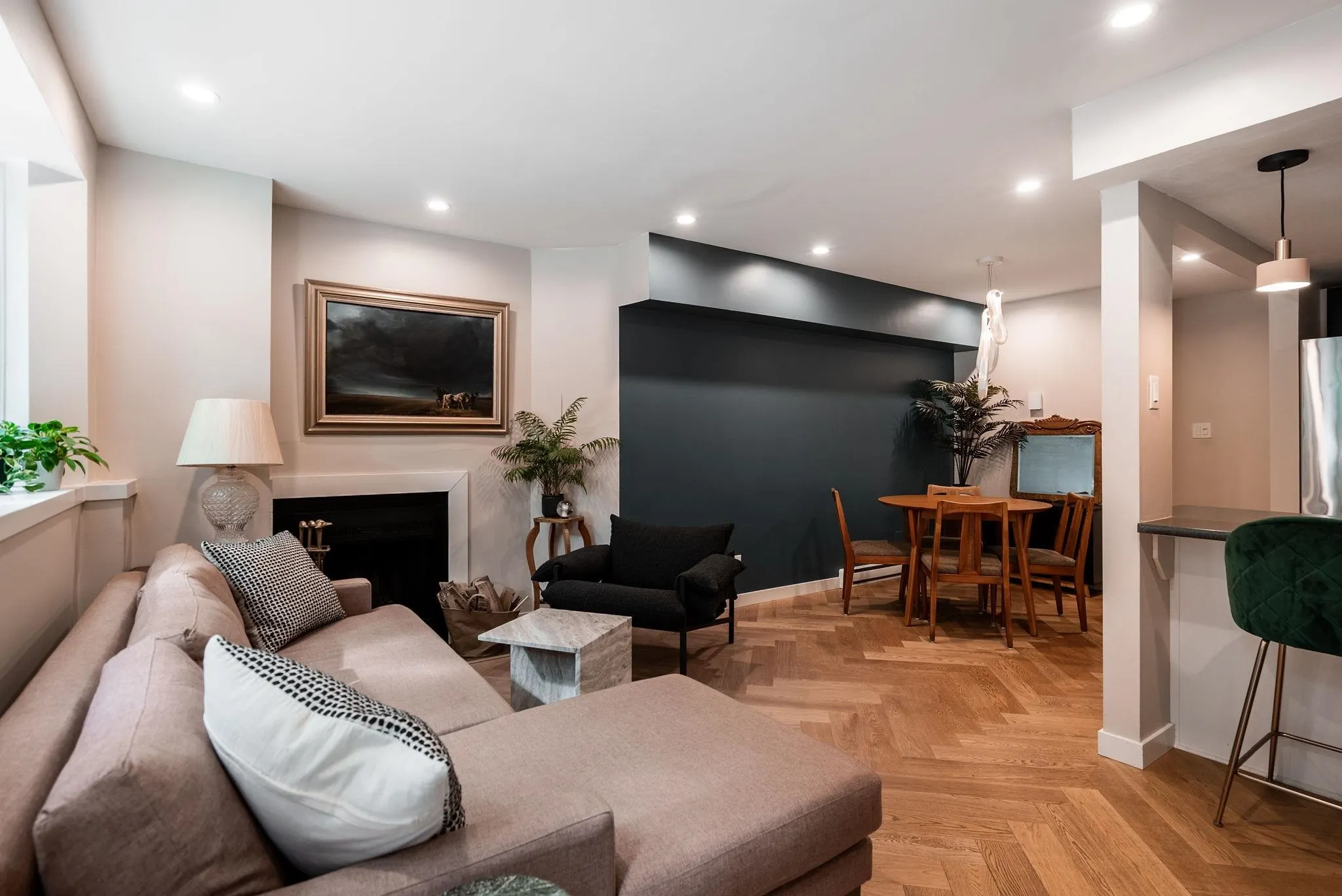 105 1922 W 7th Avenue