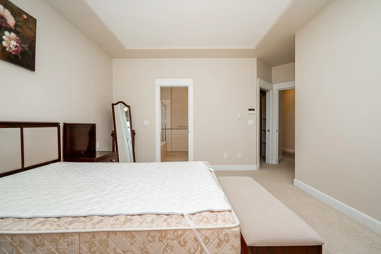 6028 Dunsmuir Crescent