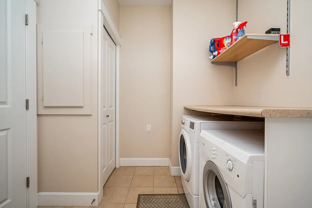 6028 Dunsmuir Crescent