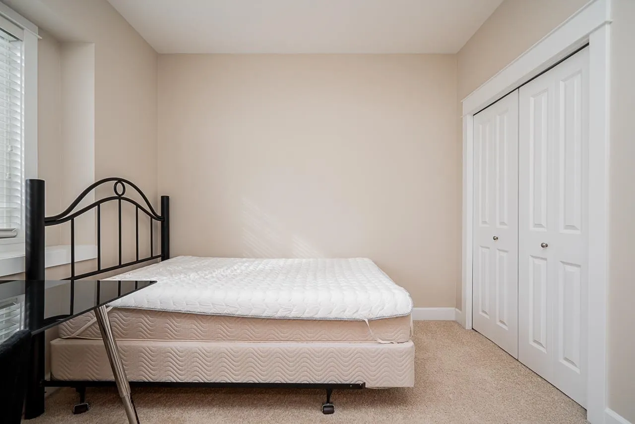 6028 Dunsmuir Crescent