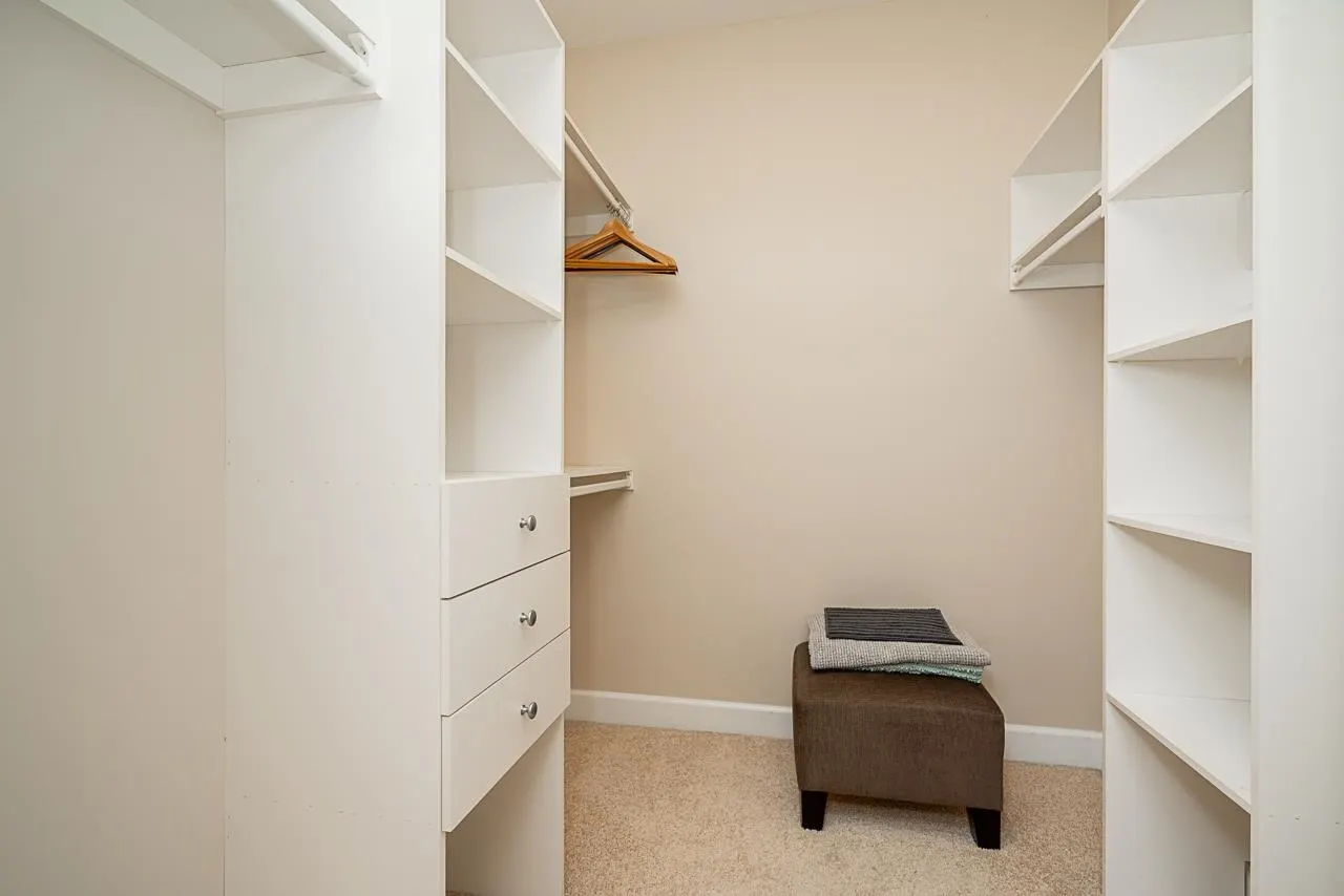 6028 Dunsmuir Crescent