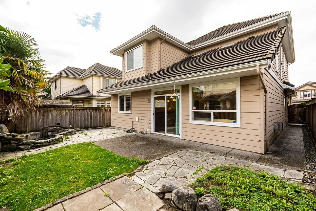 6028 Dunsmuir Crescent