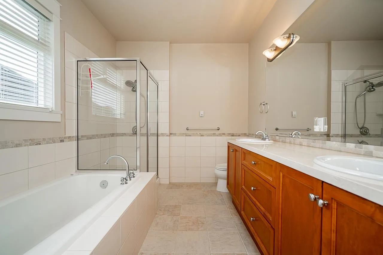 6028 Dunsmuir Crescent