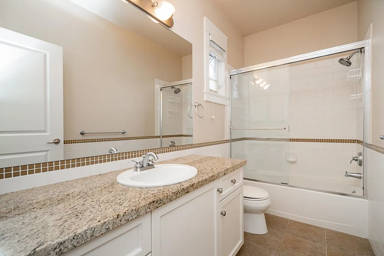 6028 Dunsmuir Crescent