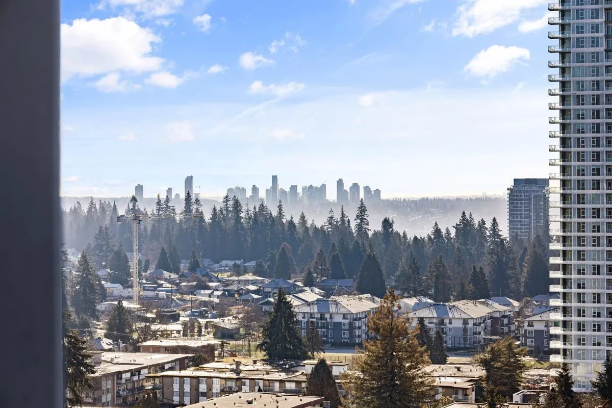 2101 520 Como Lake Avenue