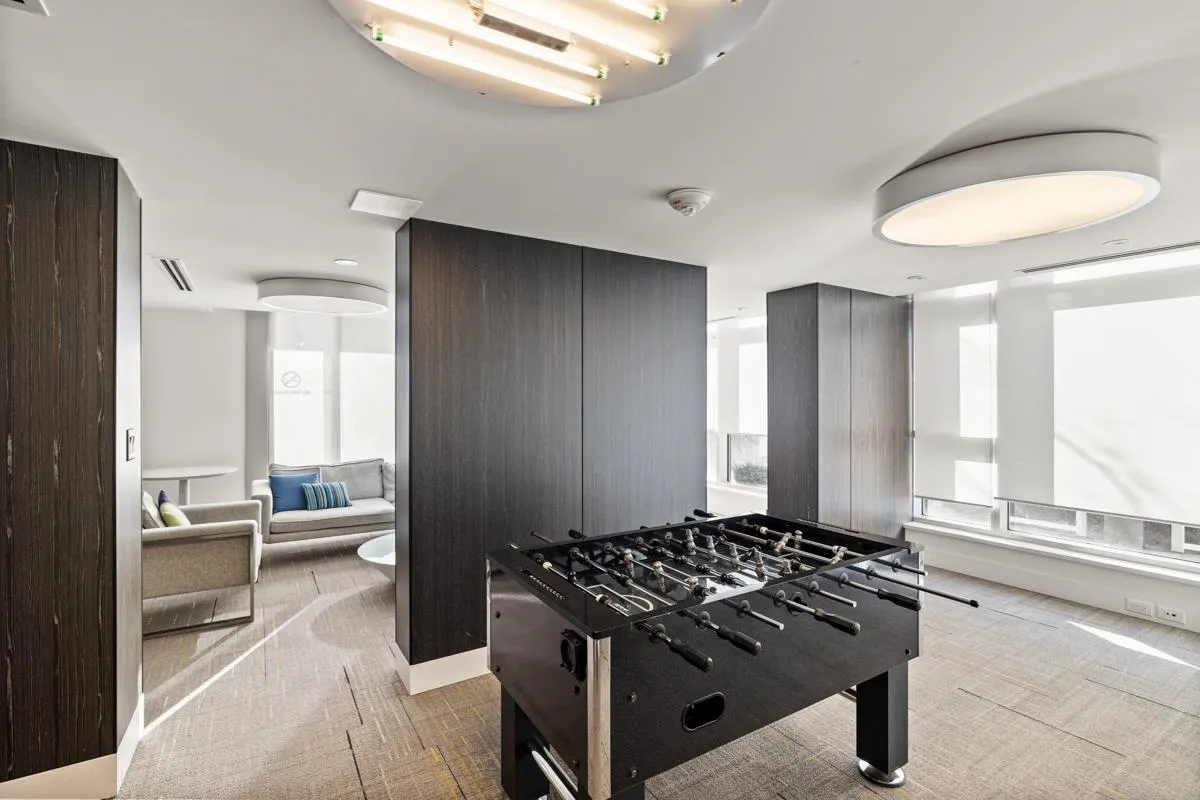 2101 520 Como Lake Avenue