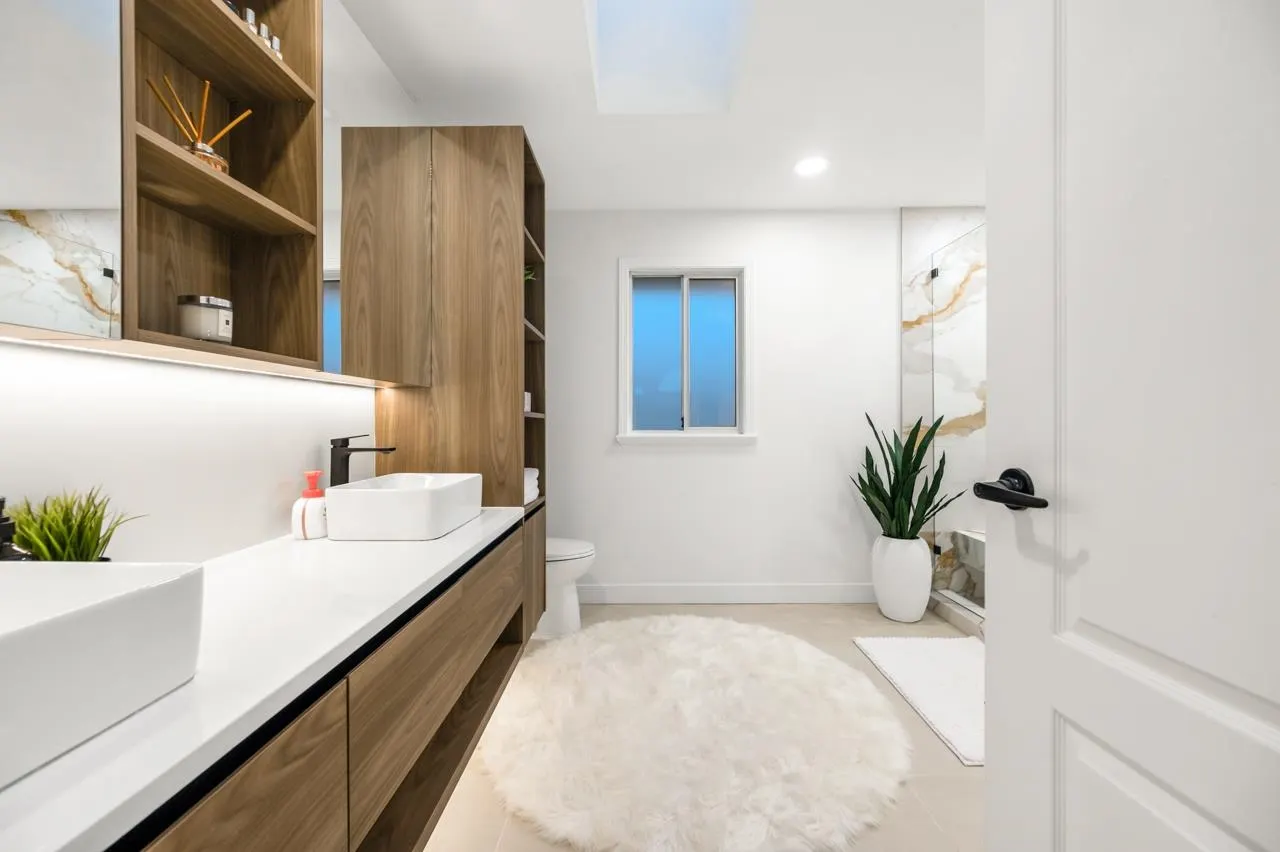 22531 Mcclinton Avenue