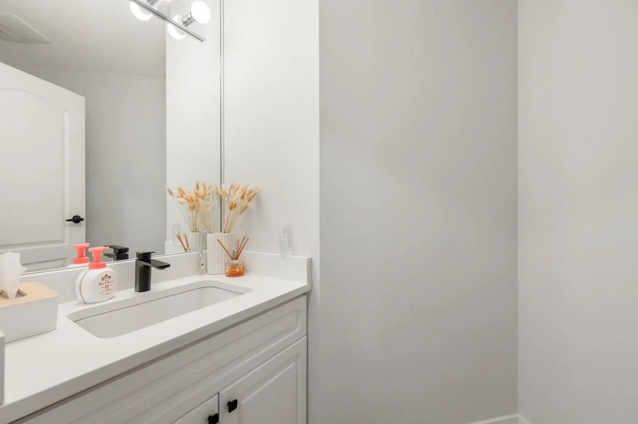 22531 Mcclinton Avenue