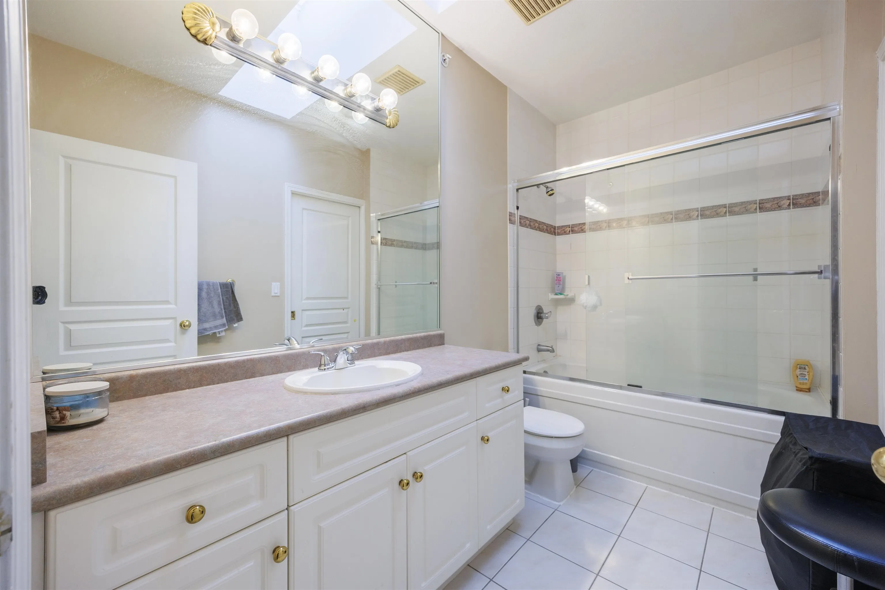 404 1185 Pacific Street