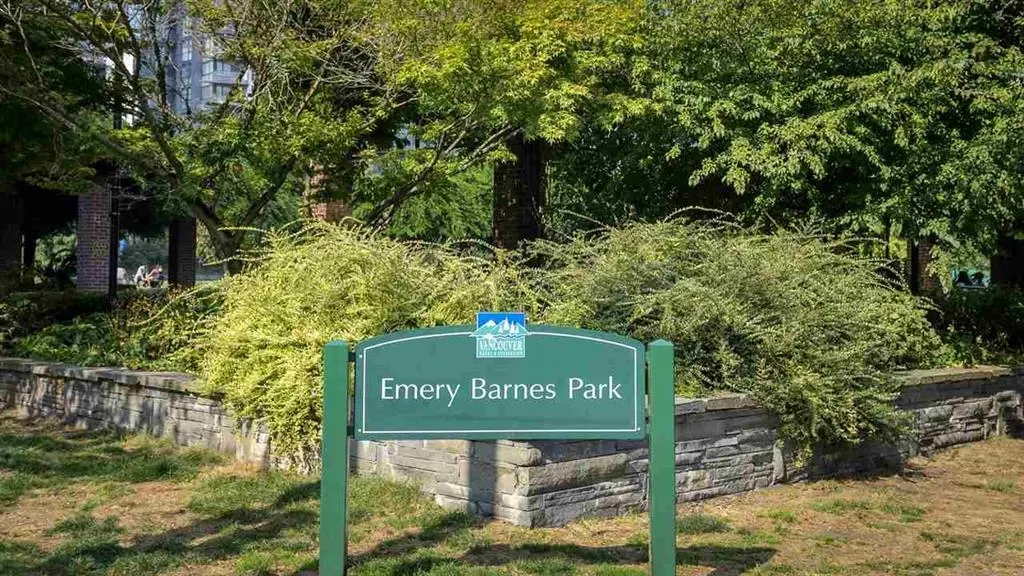 2102 1225 Richards Street