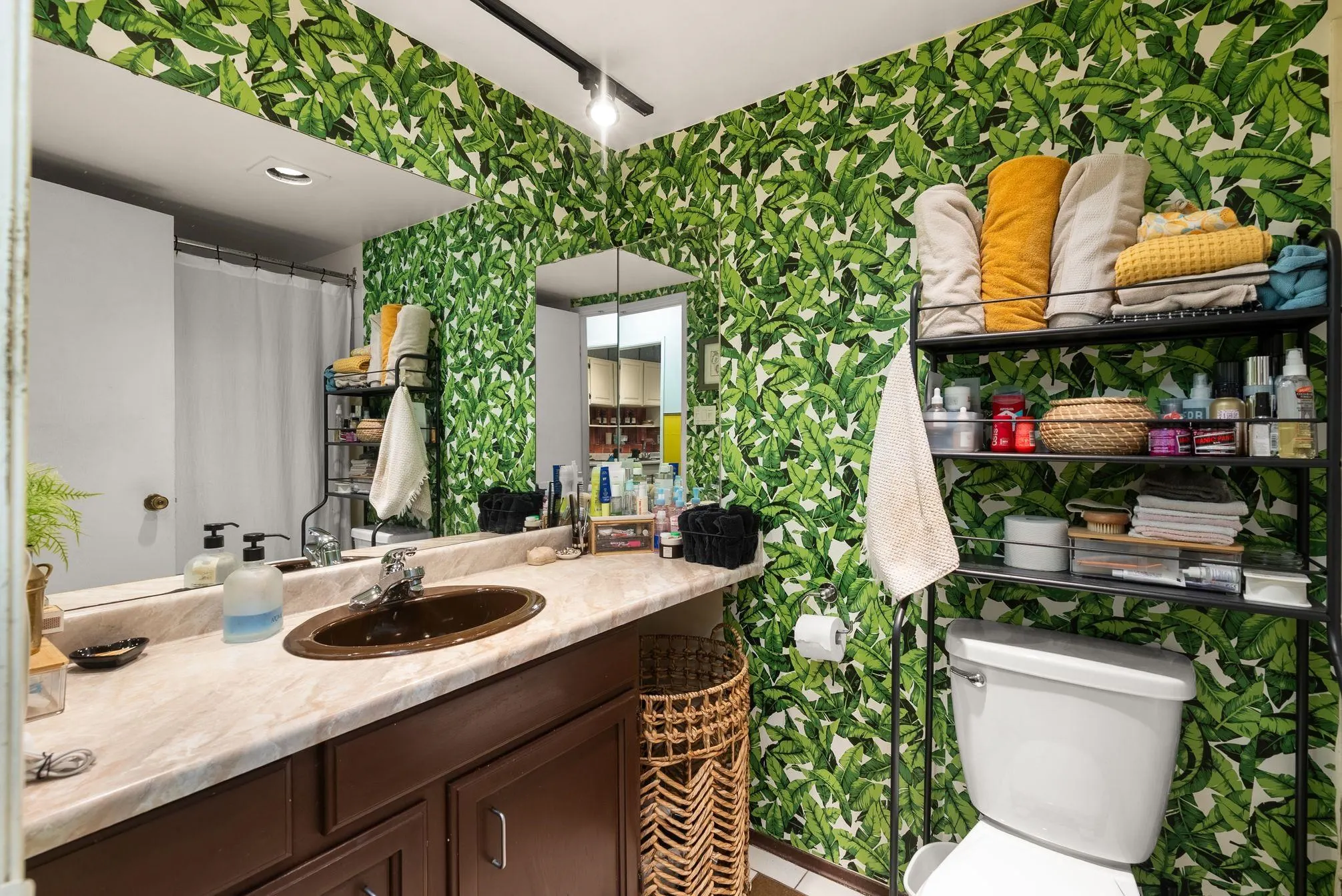 308 2366 Wall Street