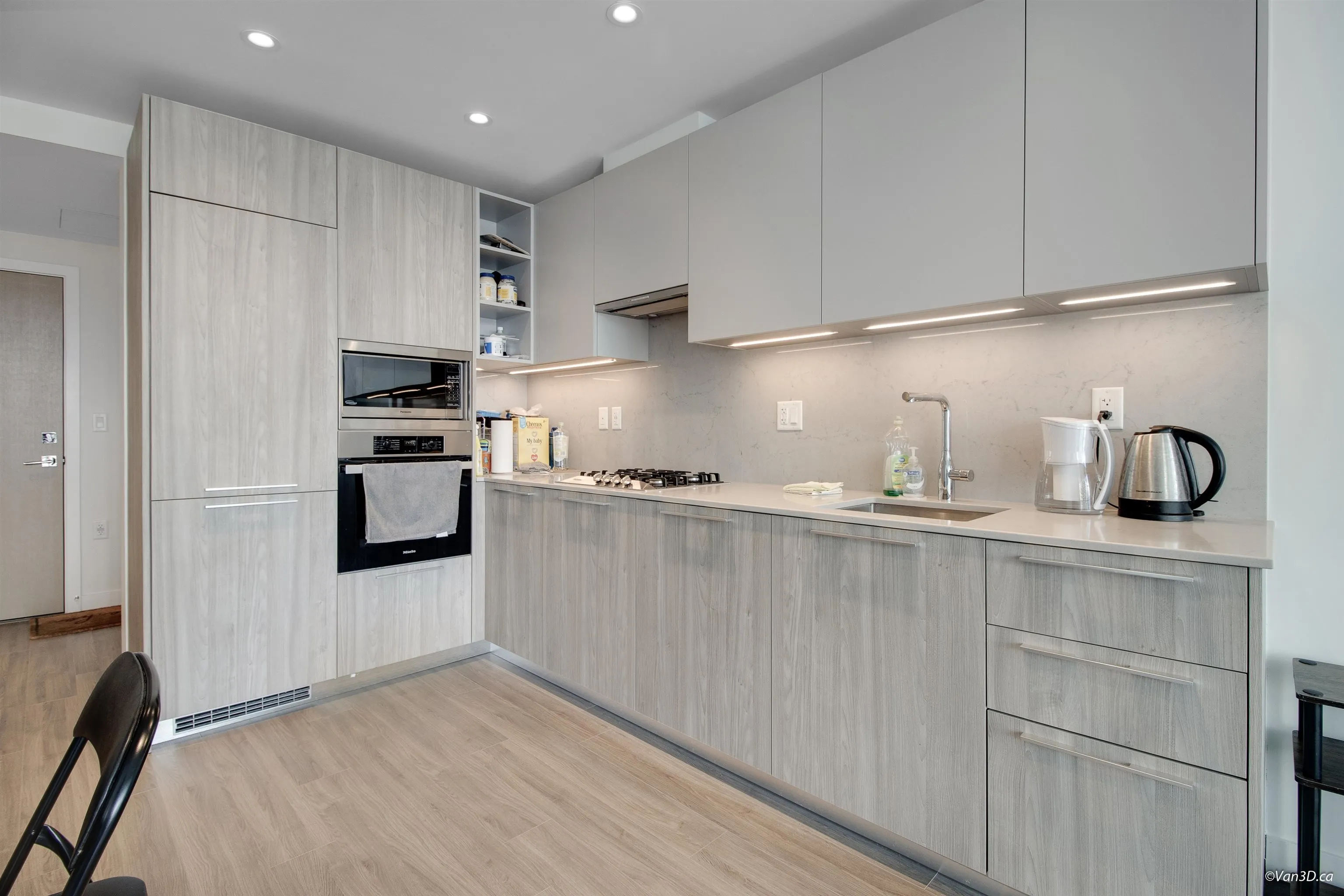 2703 6699 Dunblane Avenue