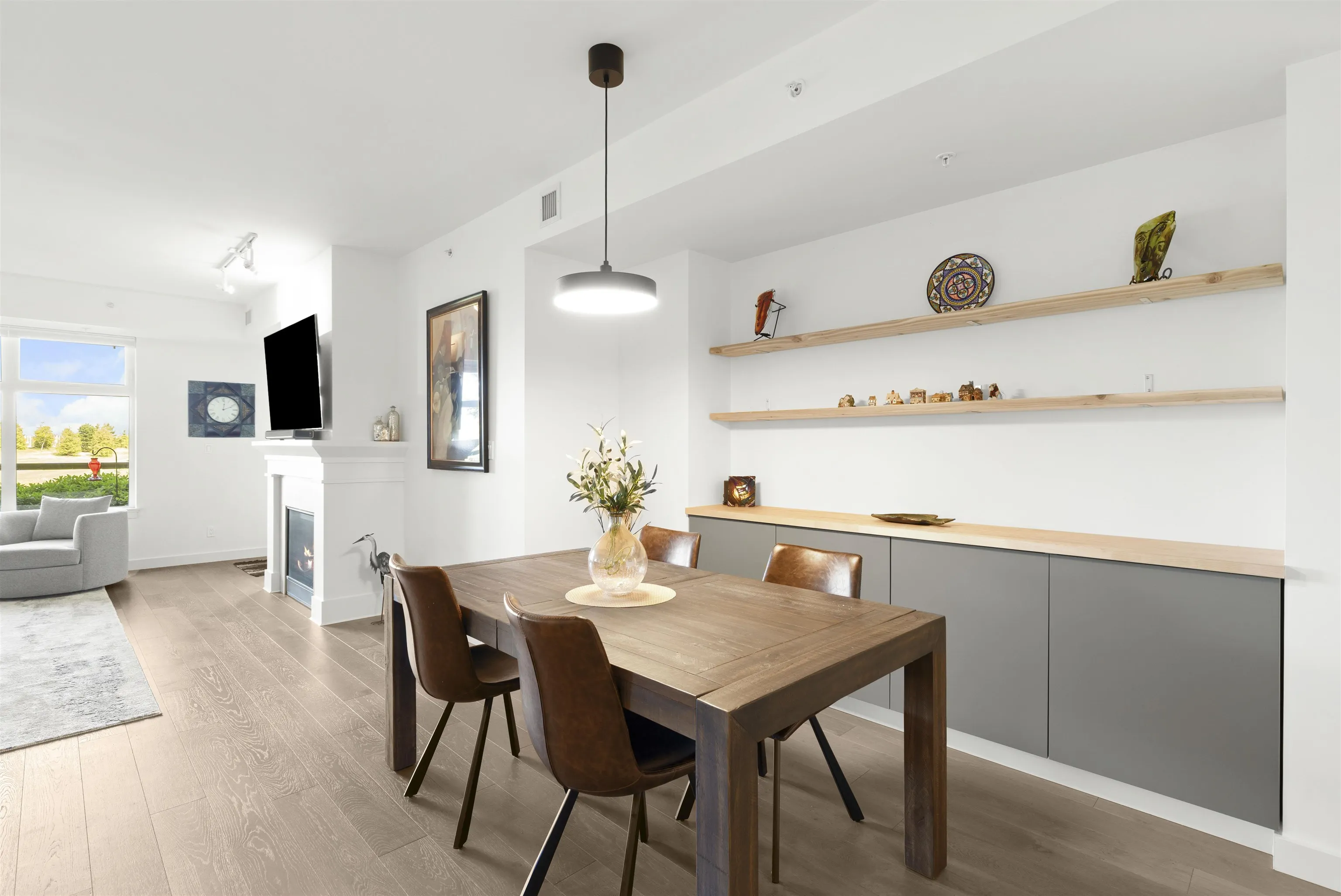 112 5011 Springs Boulevard