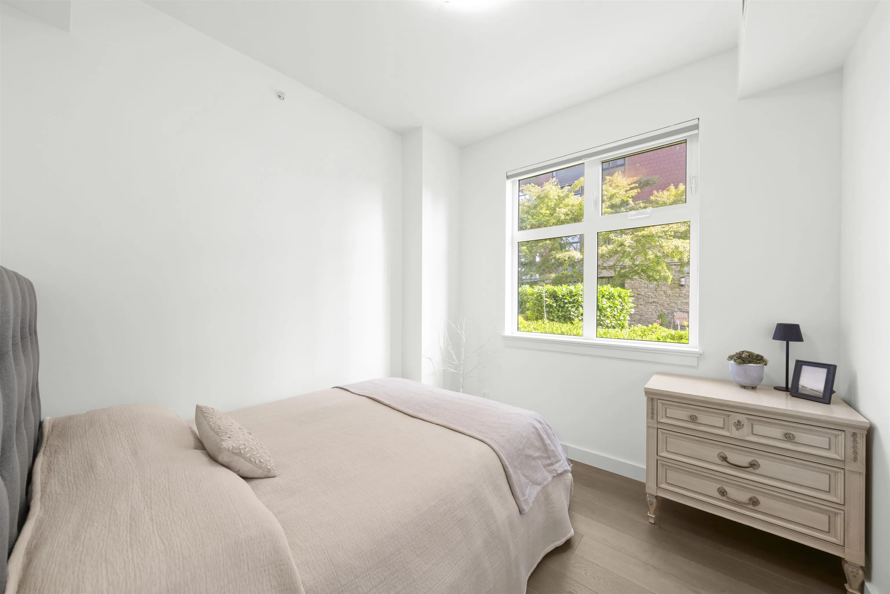 112 5011 Springs Boulevard