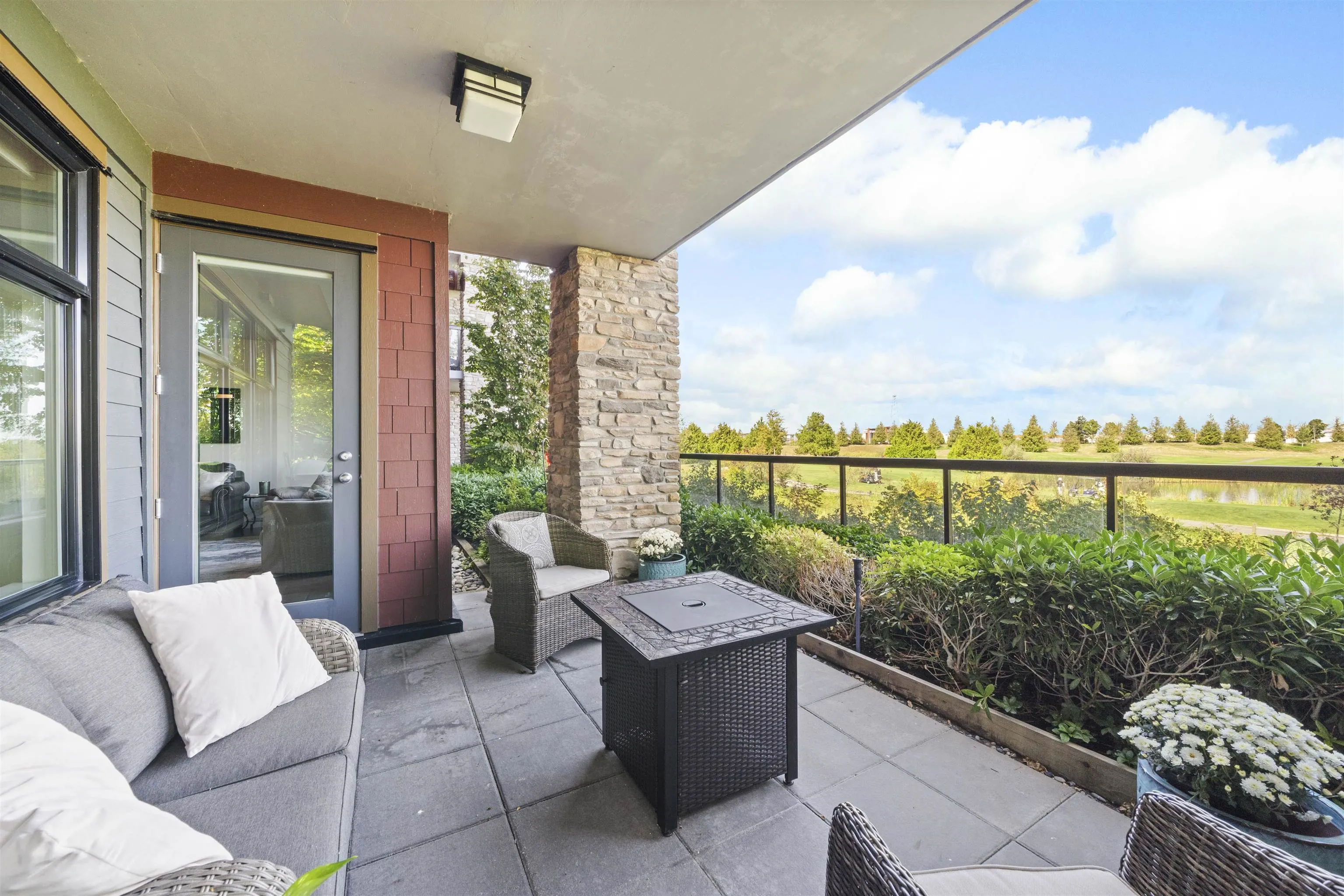 112 5011 Springs Boulevard