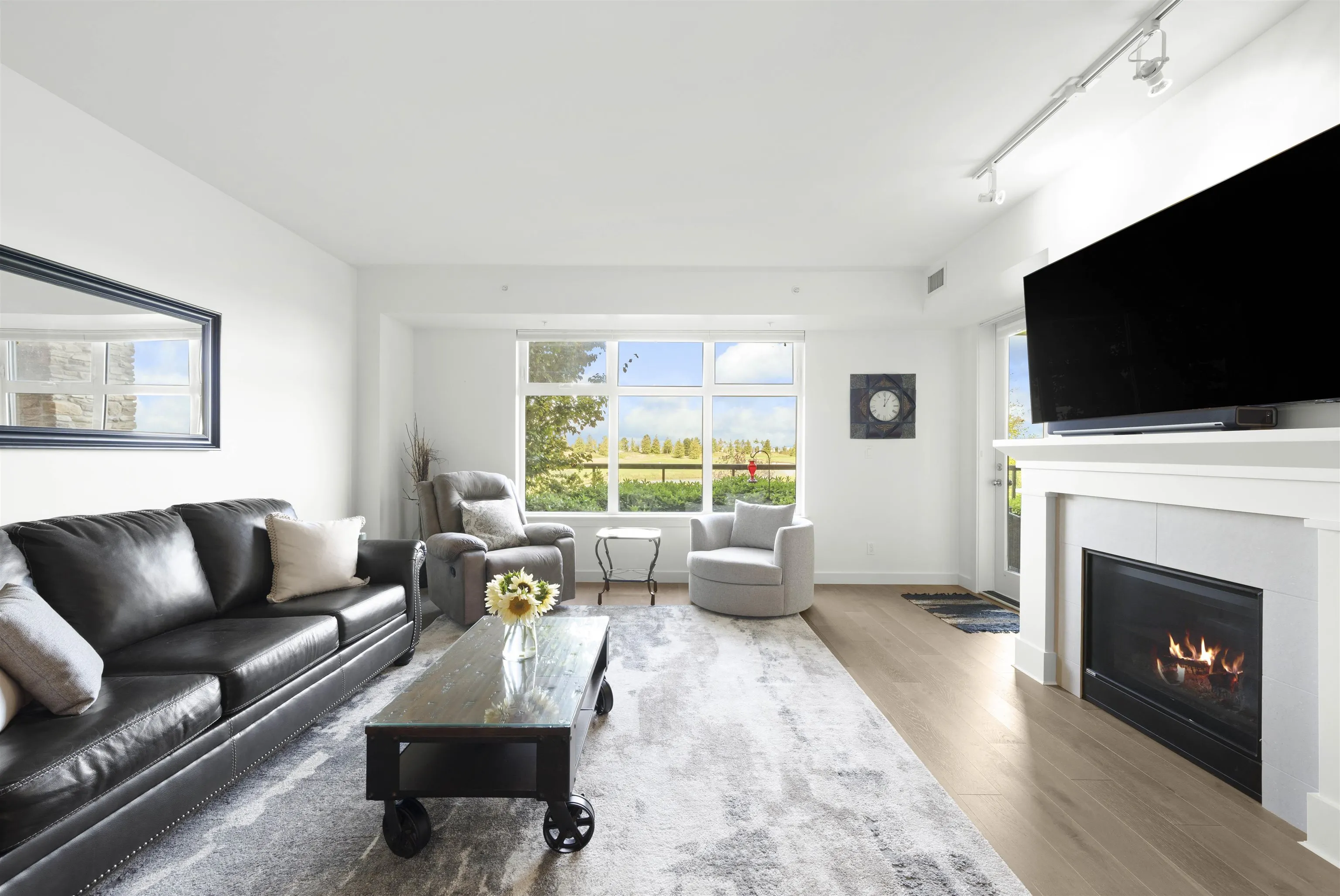 112 5011 Springs Boulevard