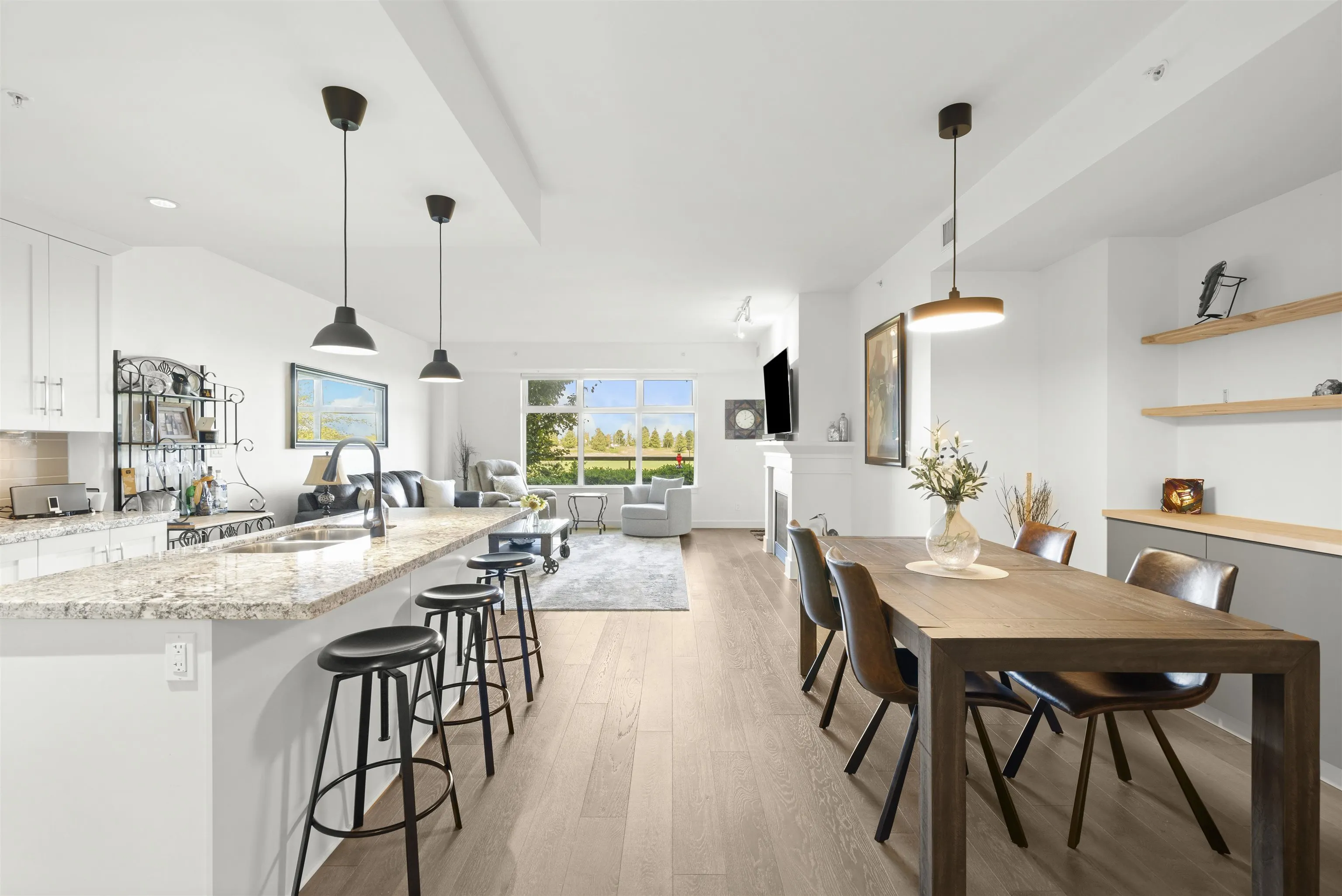 112 5011 Springs Boulevard