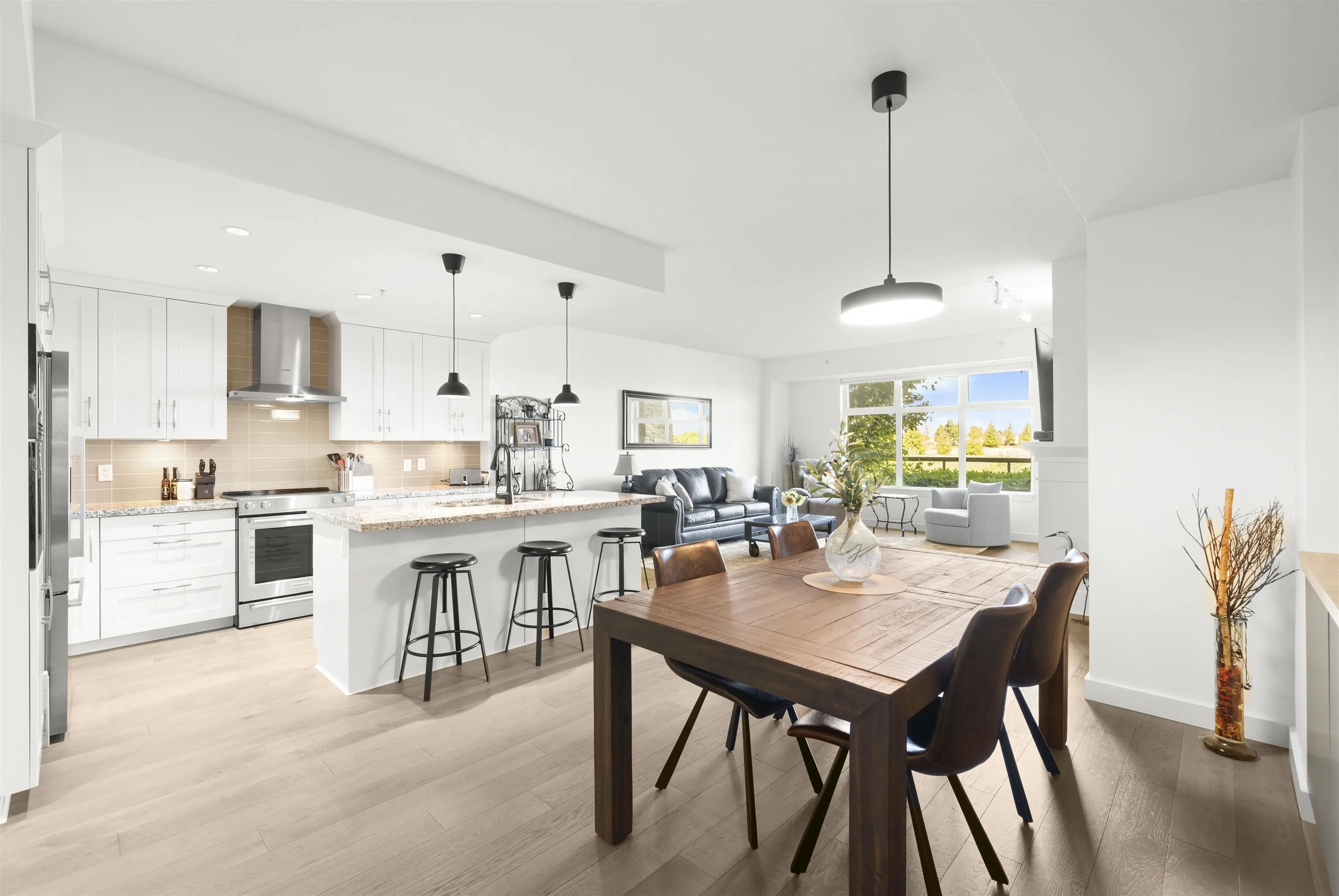 112 5011 Springs Boulevard