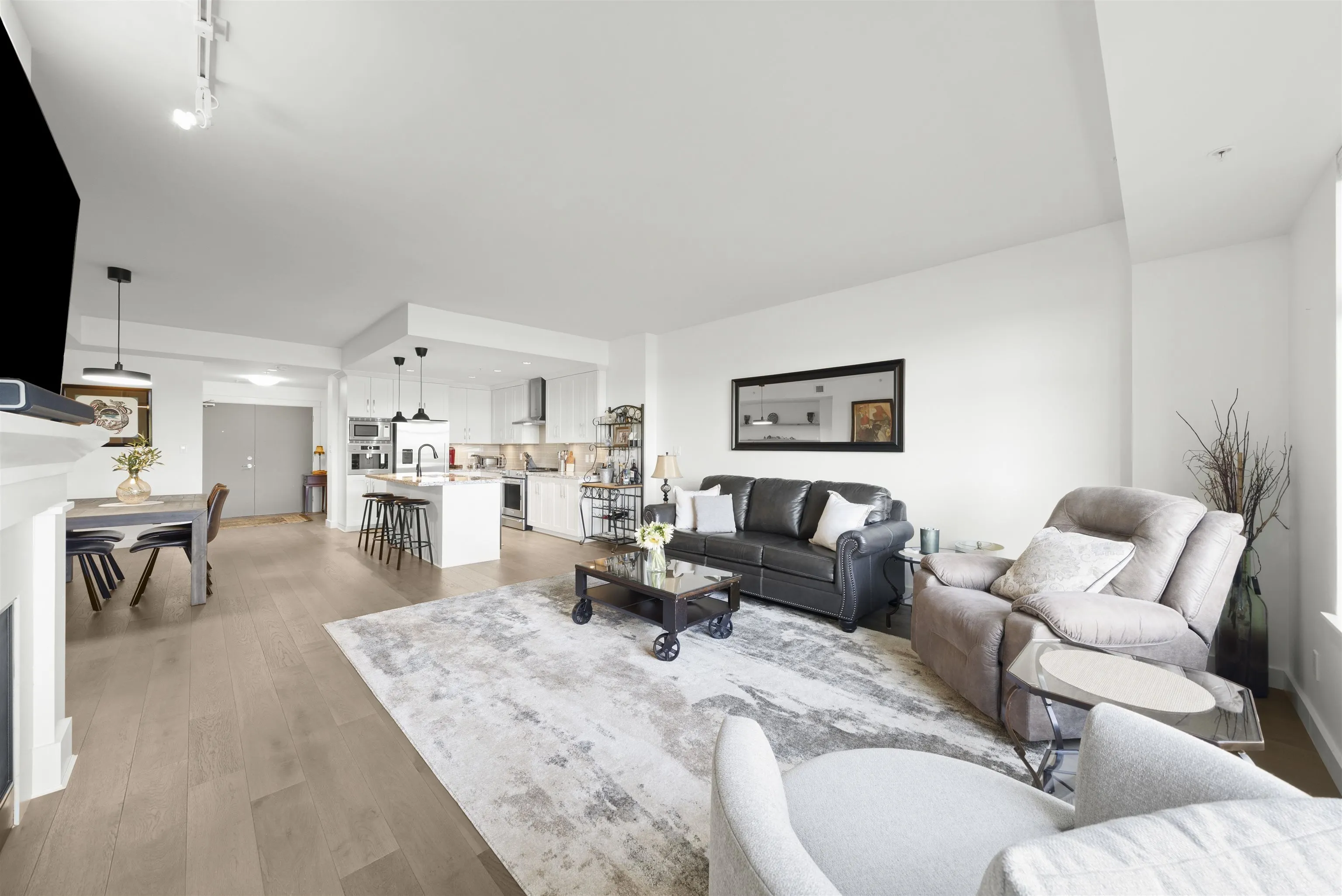 112 5011 Springs Boulevard