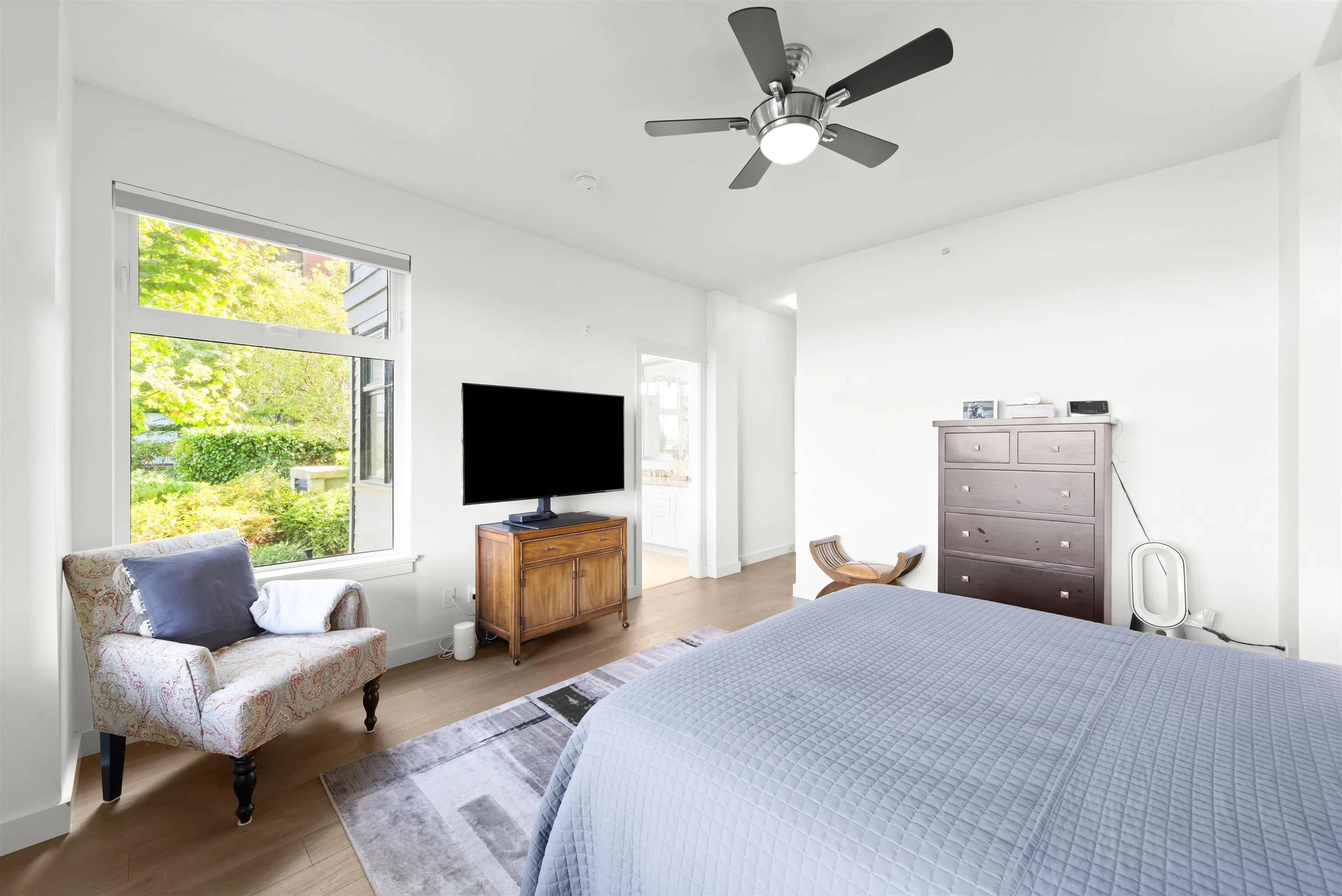 112 5011 Springs Boulevard