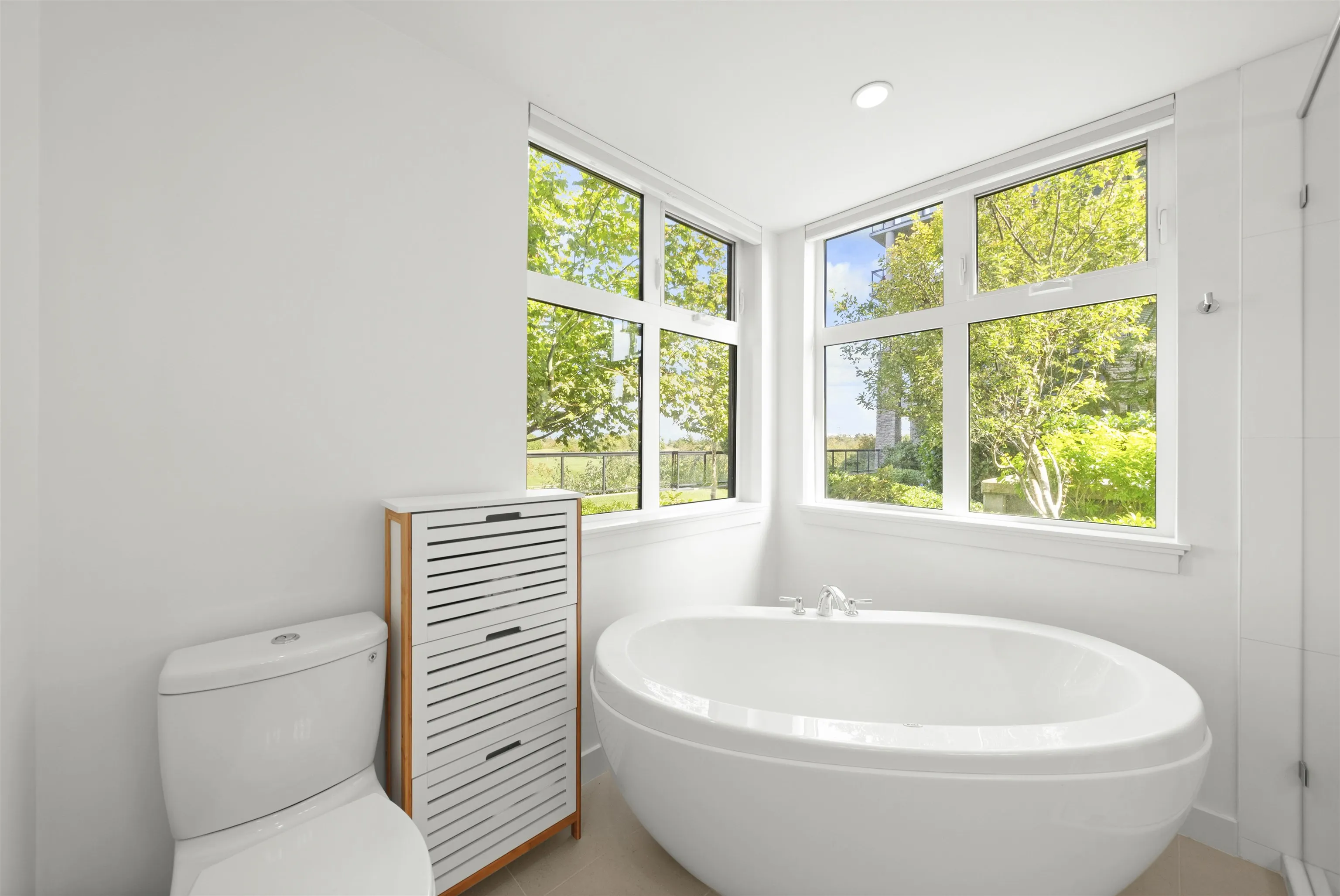 112 5011 Springs Boulevard