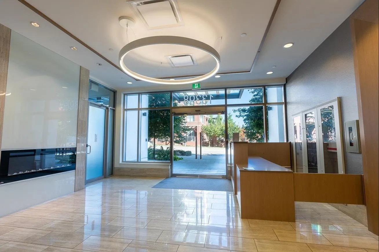 2612 13398 104 Avenue