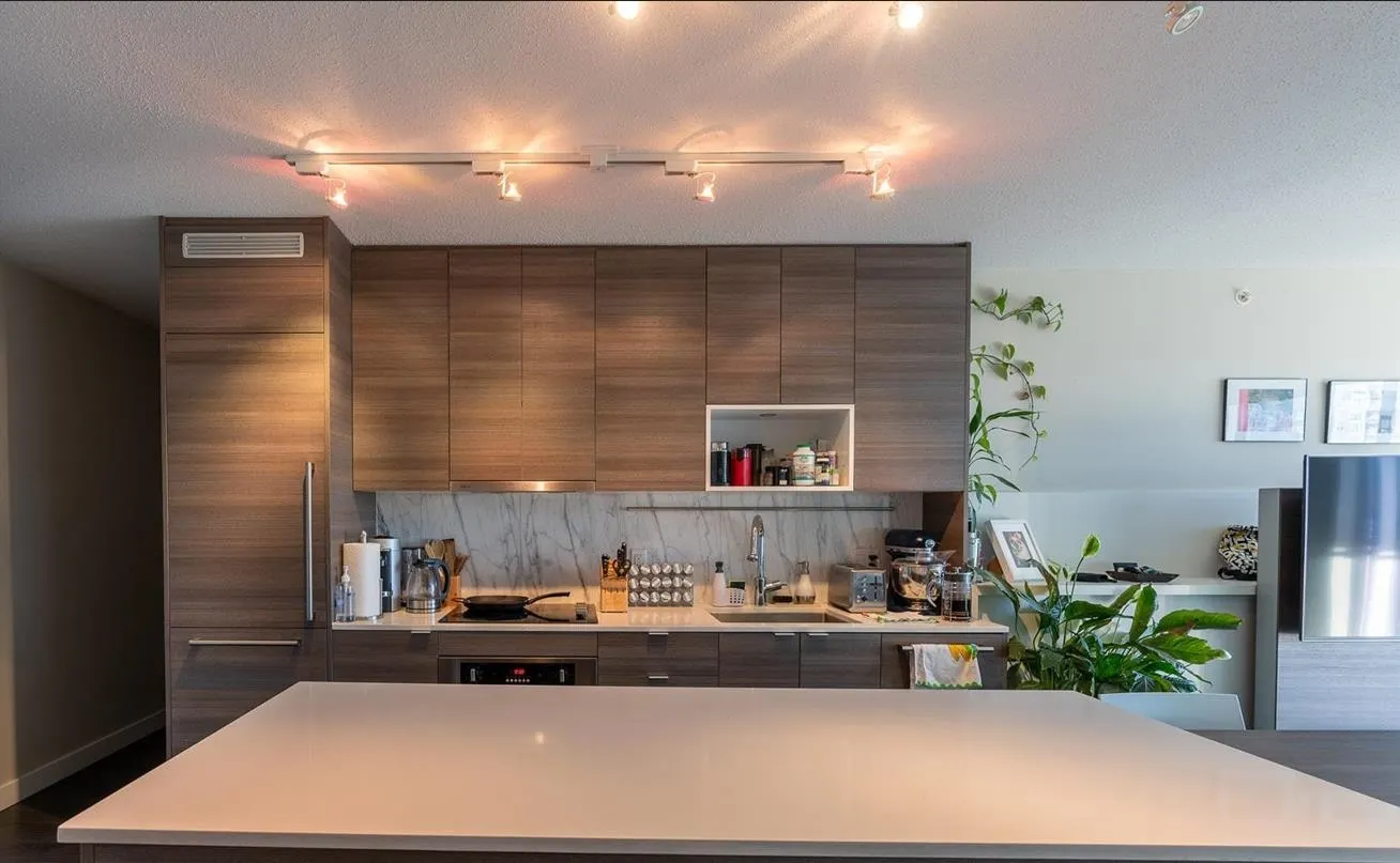 2612 13398 104 Avenue