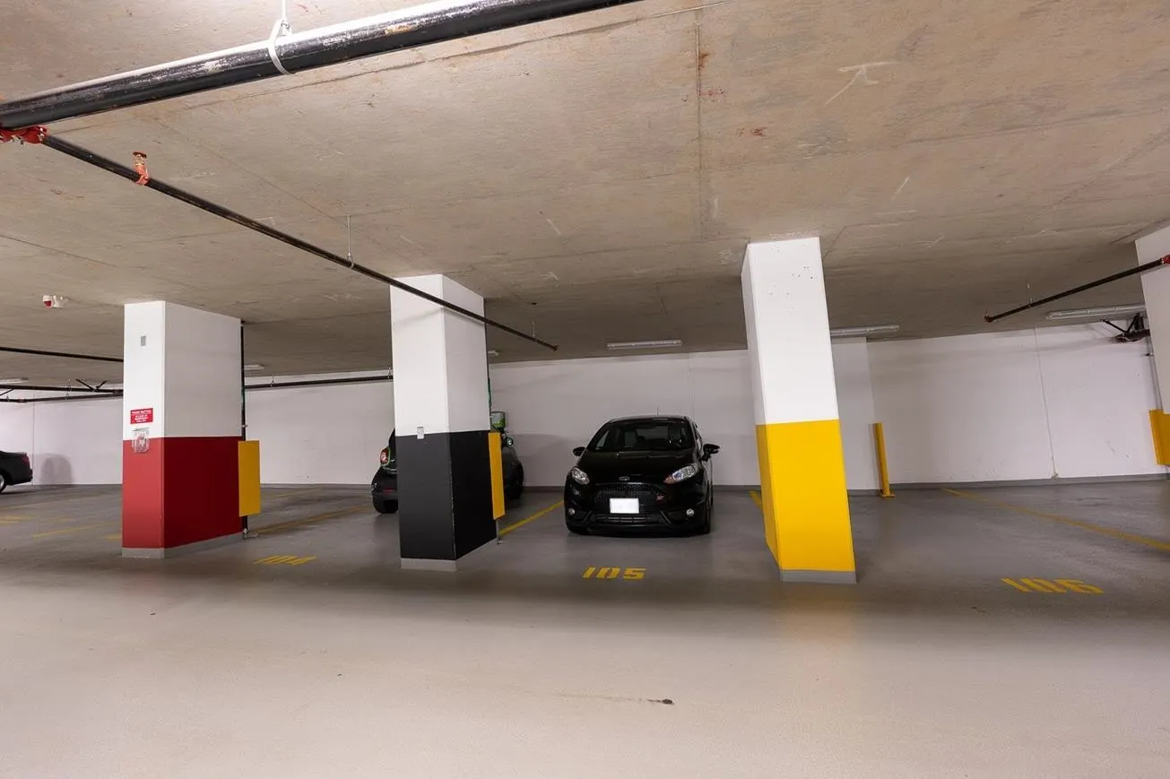 2612 13398 104 Avenue