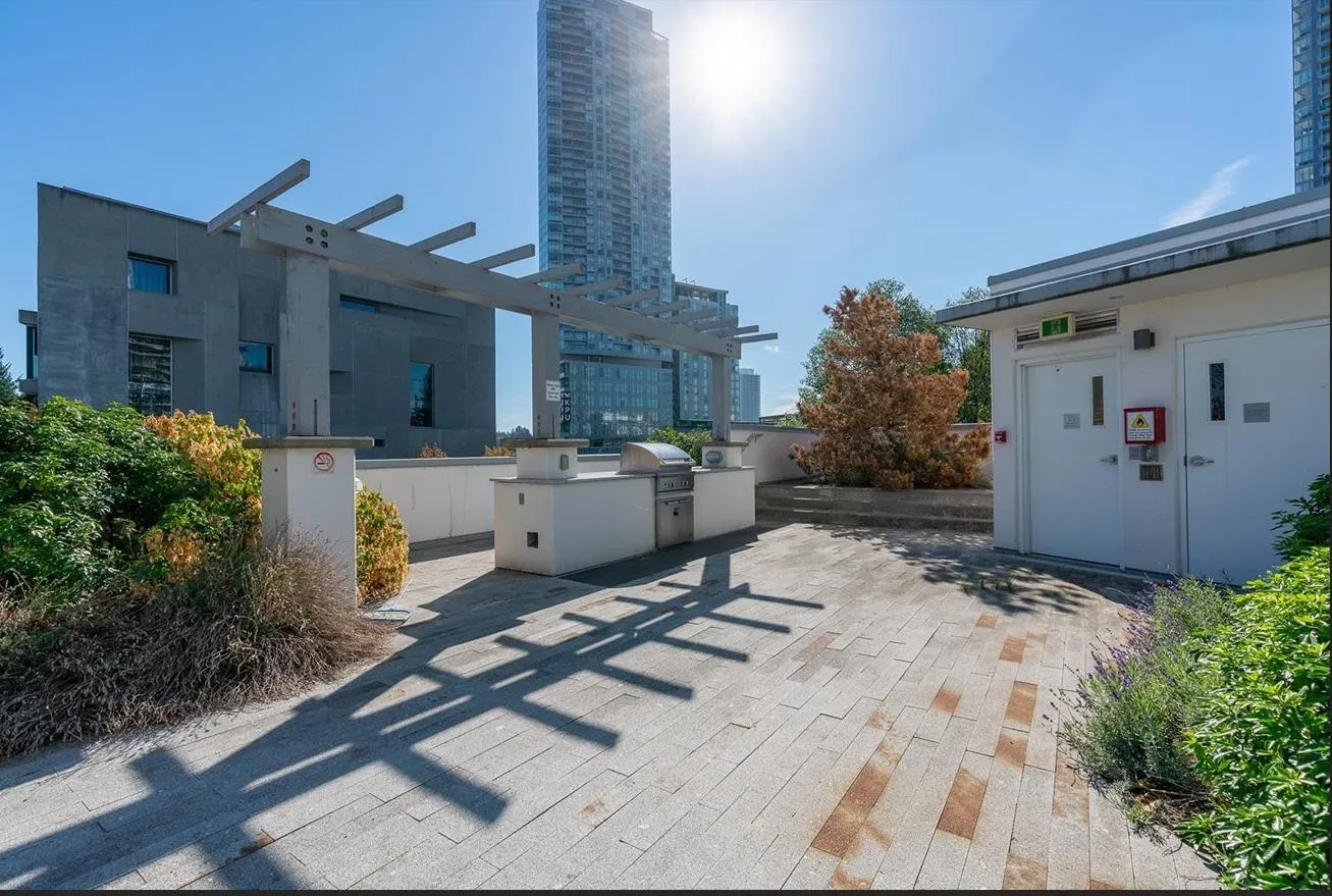 2612 13398 104 Avenue