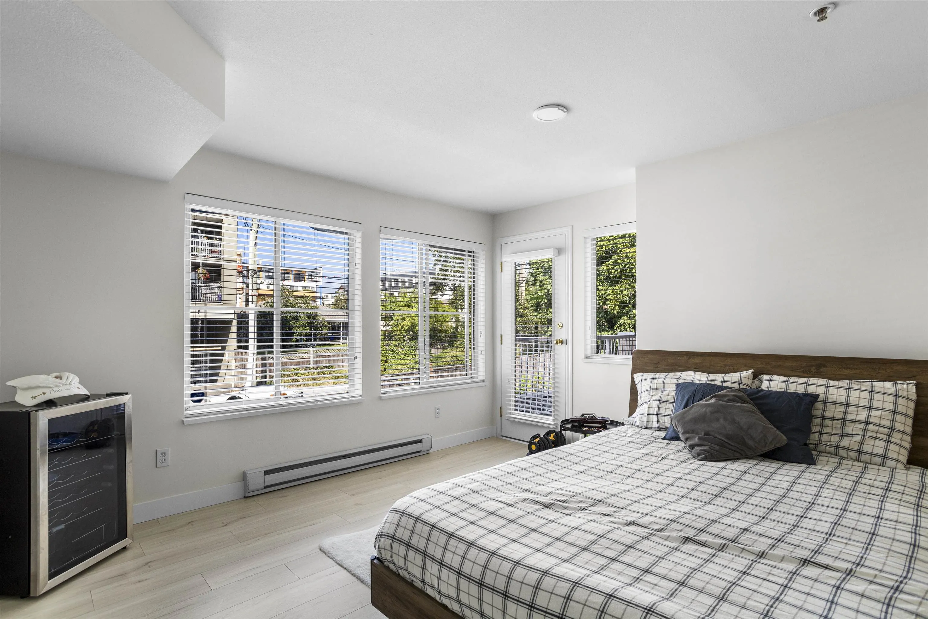 201 22351 St. Anne Street