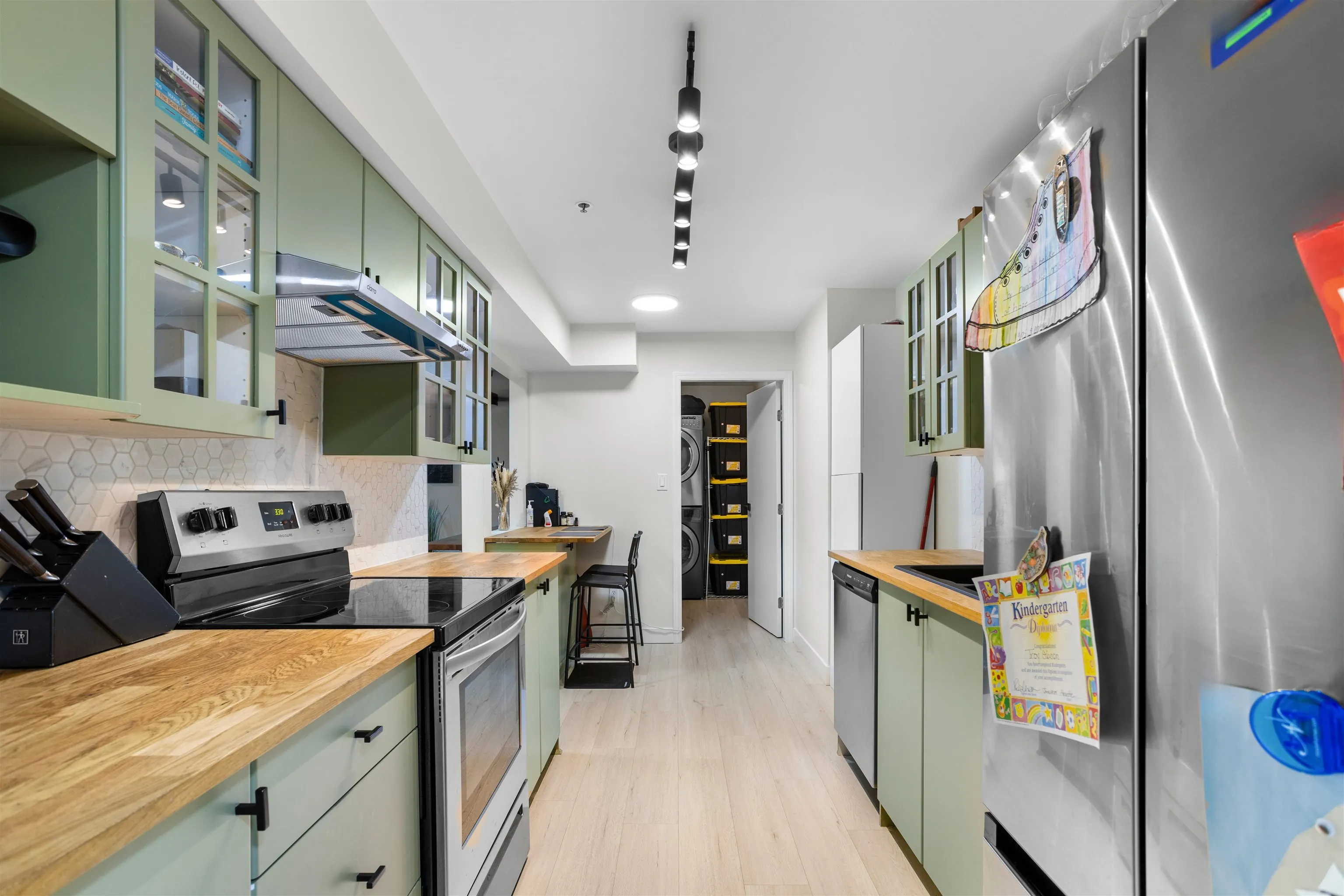 201 22351 St. Anne Street