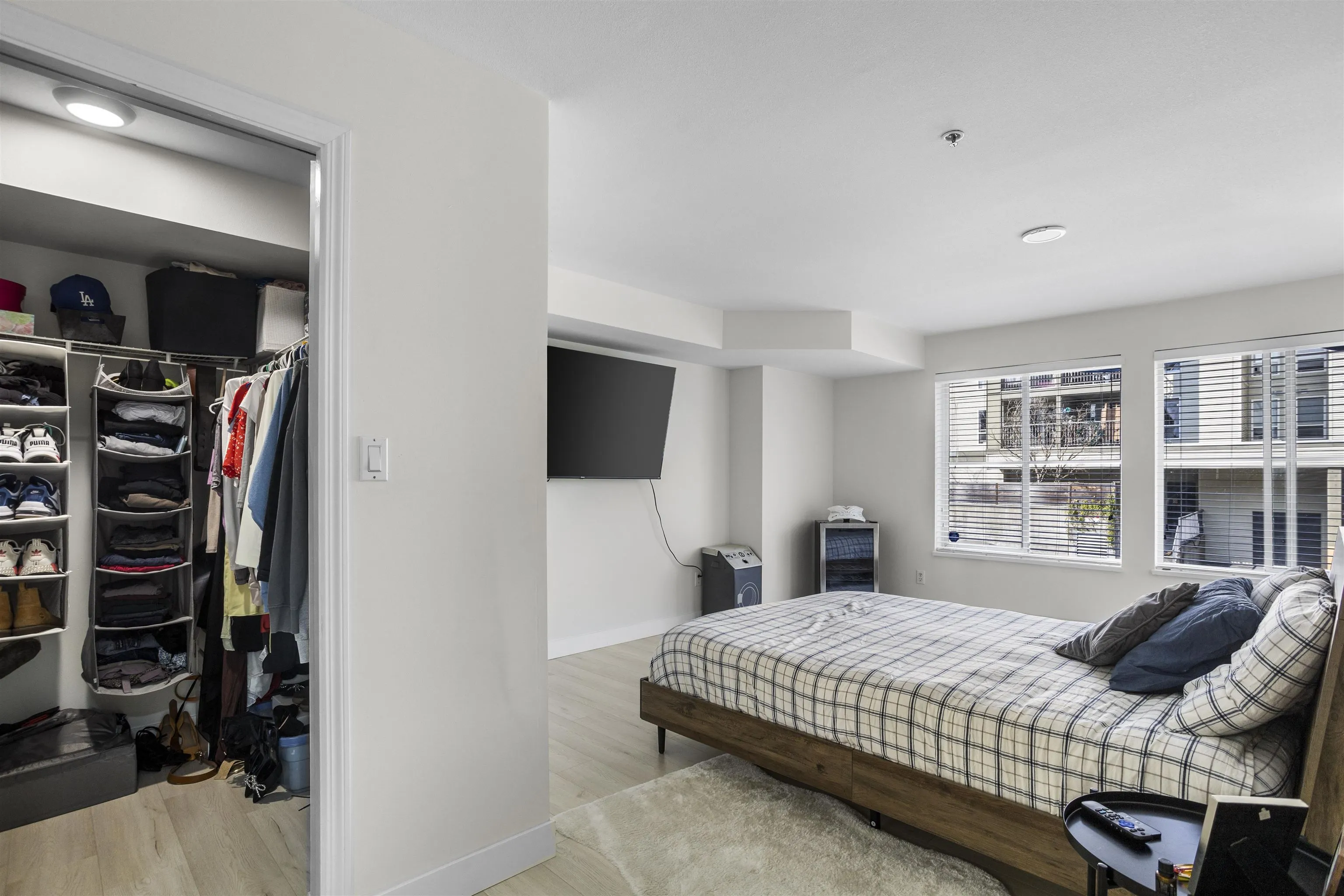 201 22351 St. Anne Street