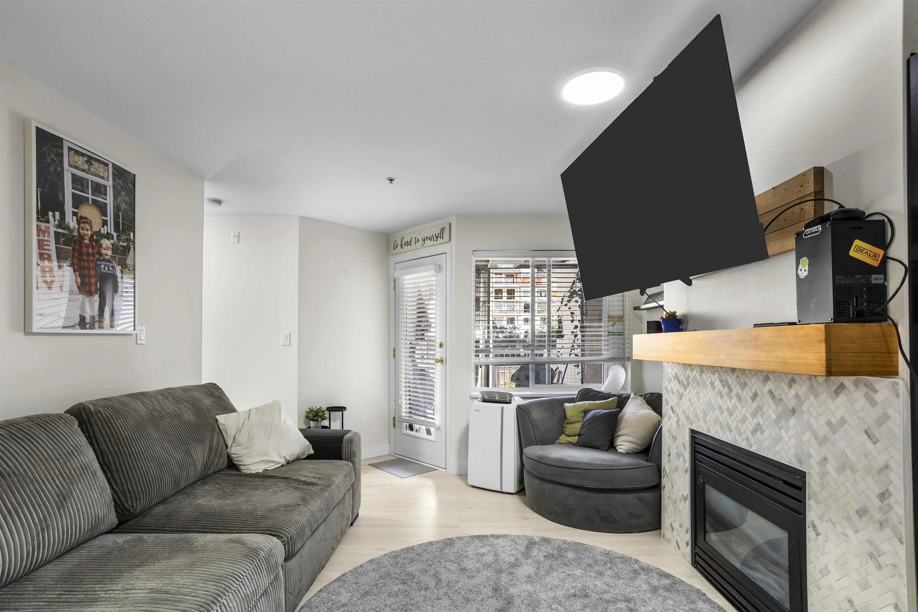 201 22351 St. Anne Street