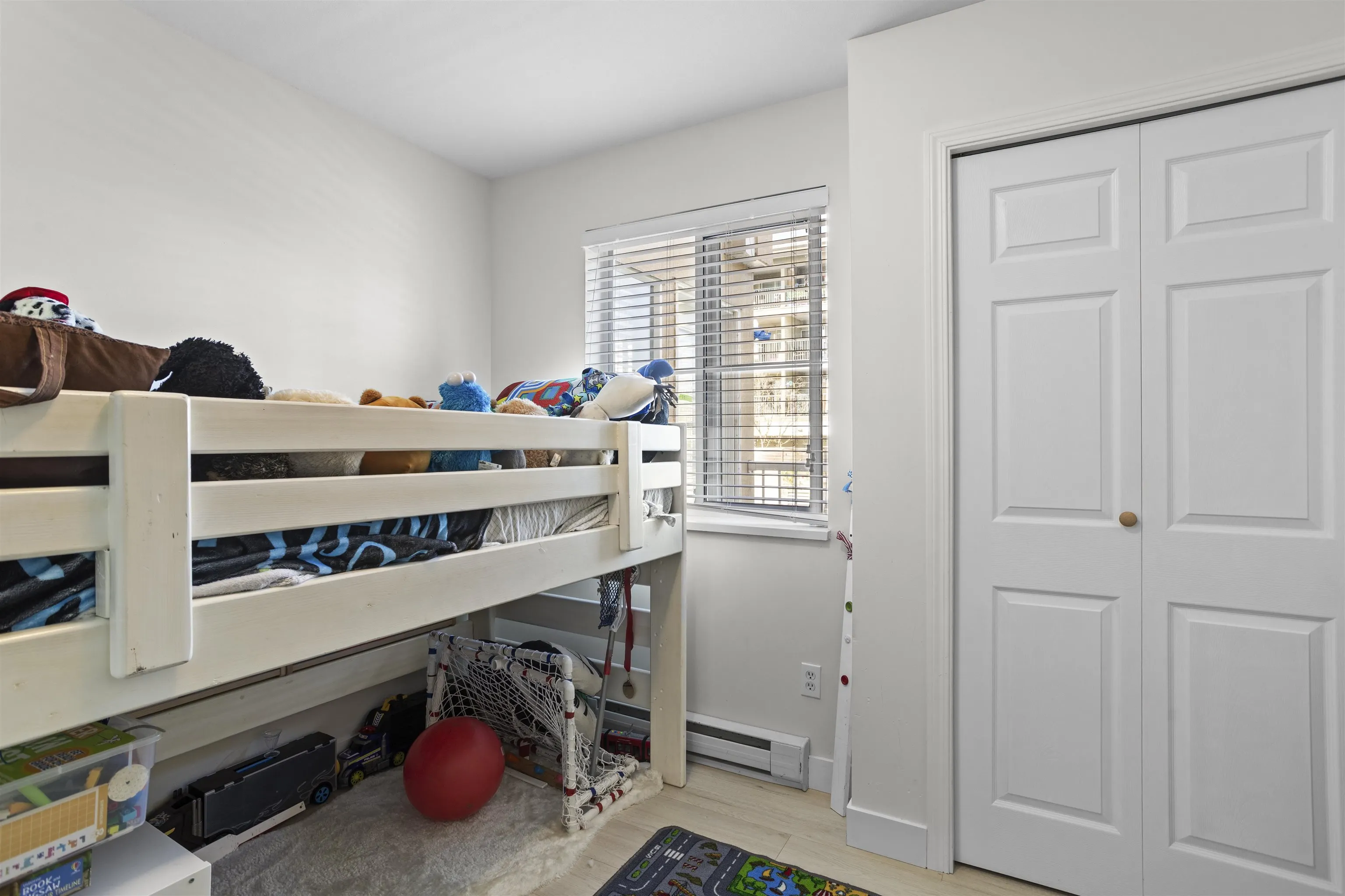 201 22351 St. Anne Street