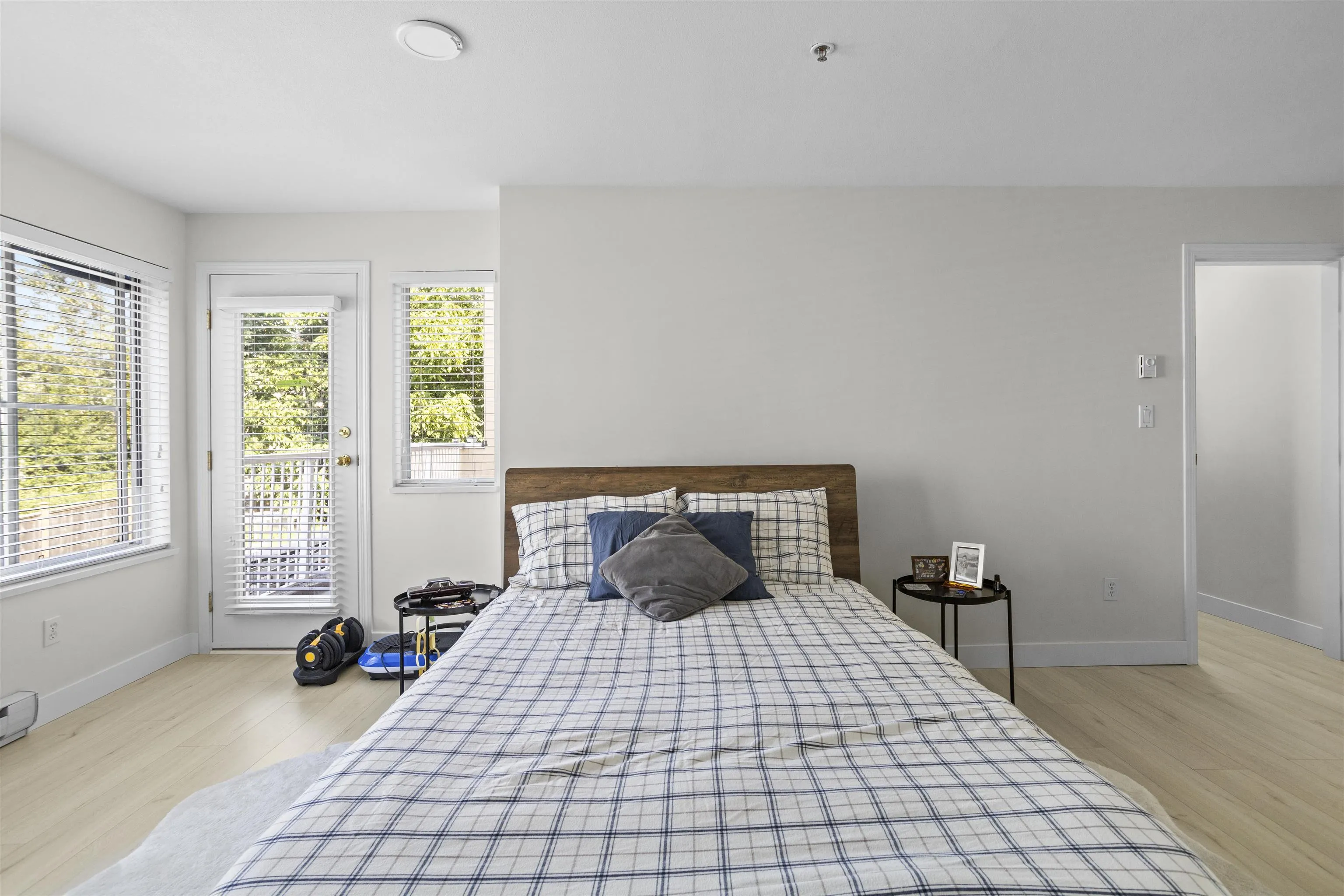 201 22351 St. Anne Street